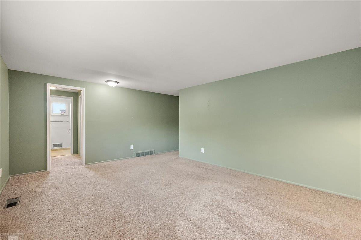 901 Hollywood Avenue, Grosse Pointe Woods, MI 48236 — Photo 37
