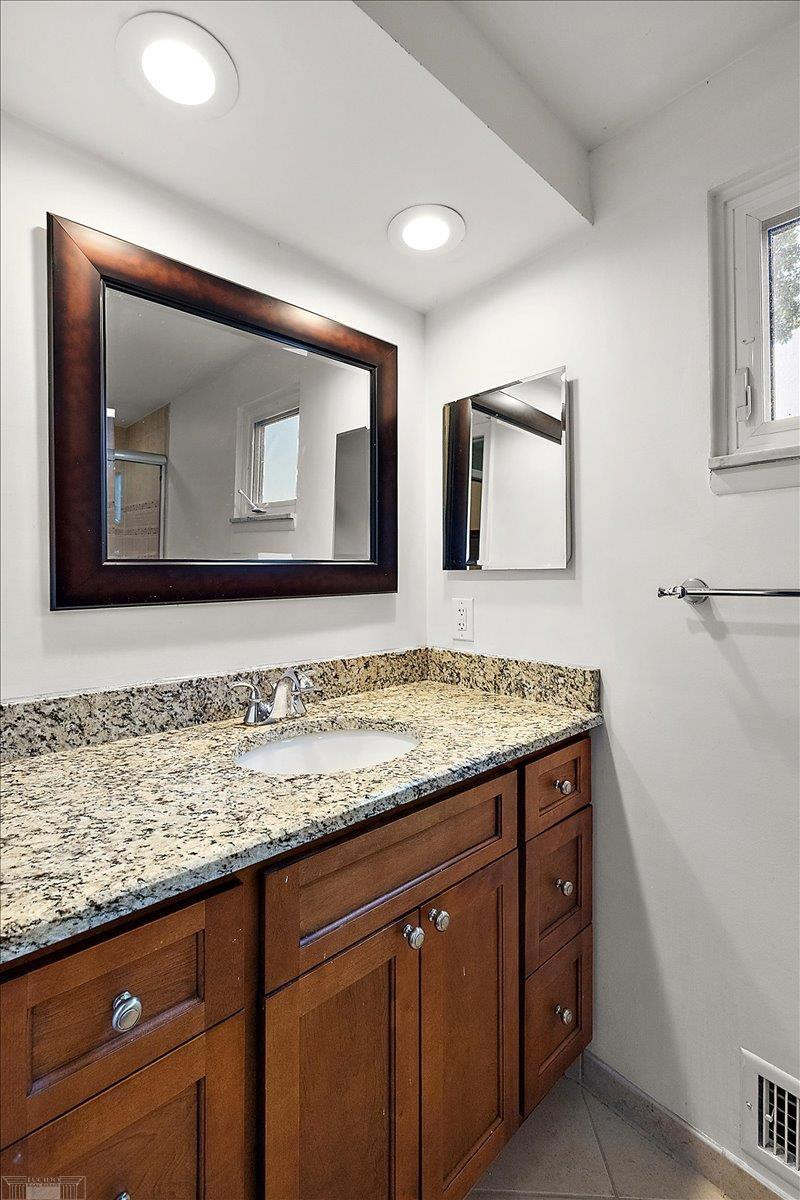 901 Hollywood Avenue, Grosse Pointe Woods, MI 48236 — Photo 41