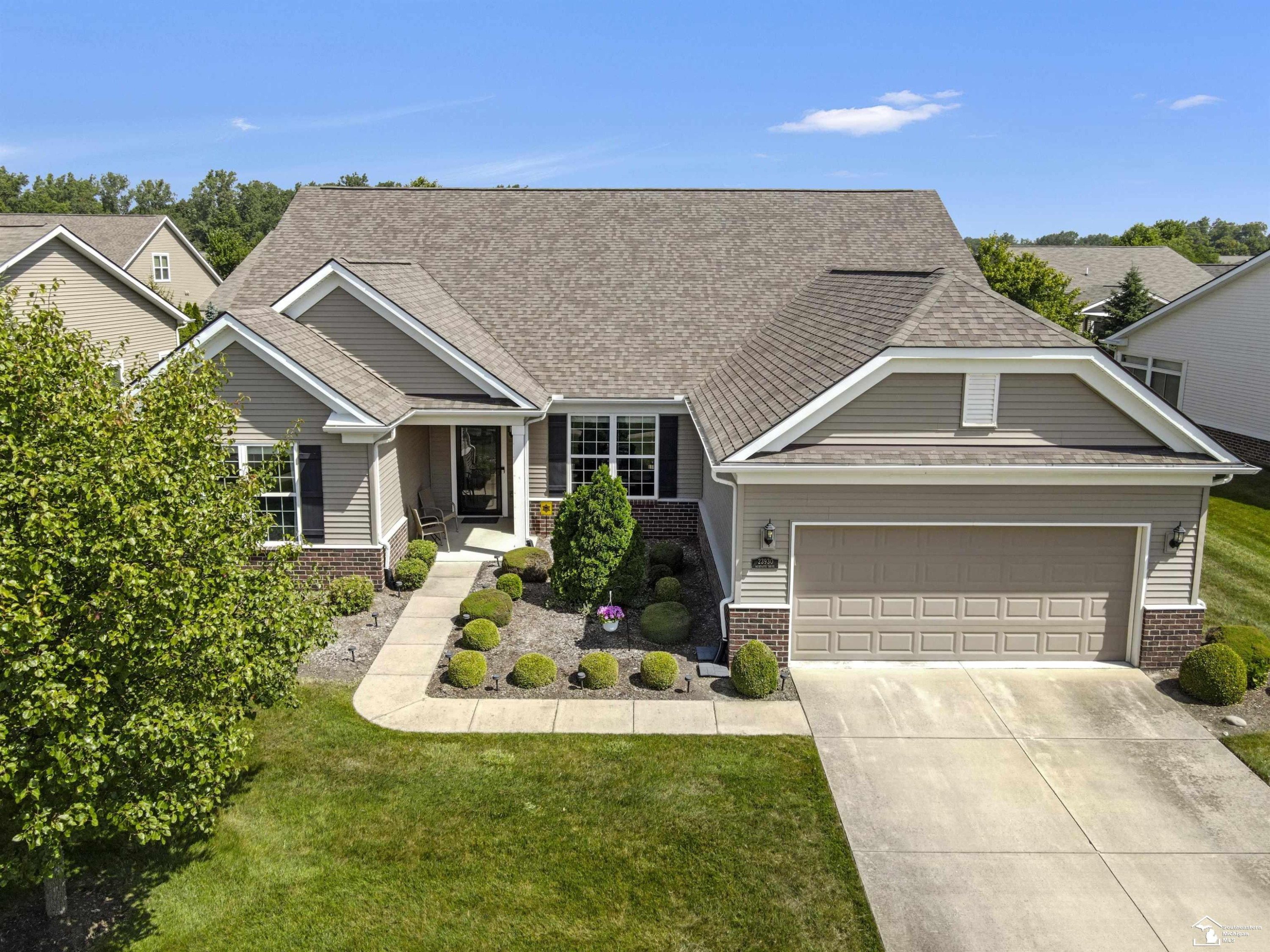 23930 Montague Drive, Flat Rock, MI 48134
