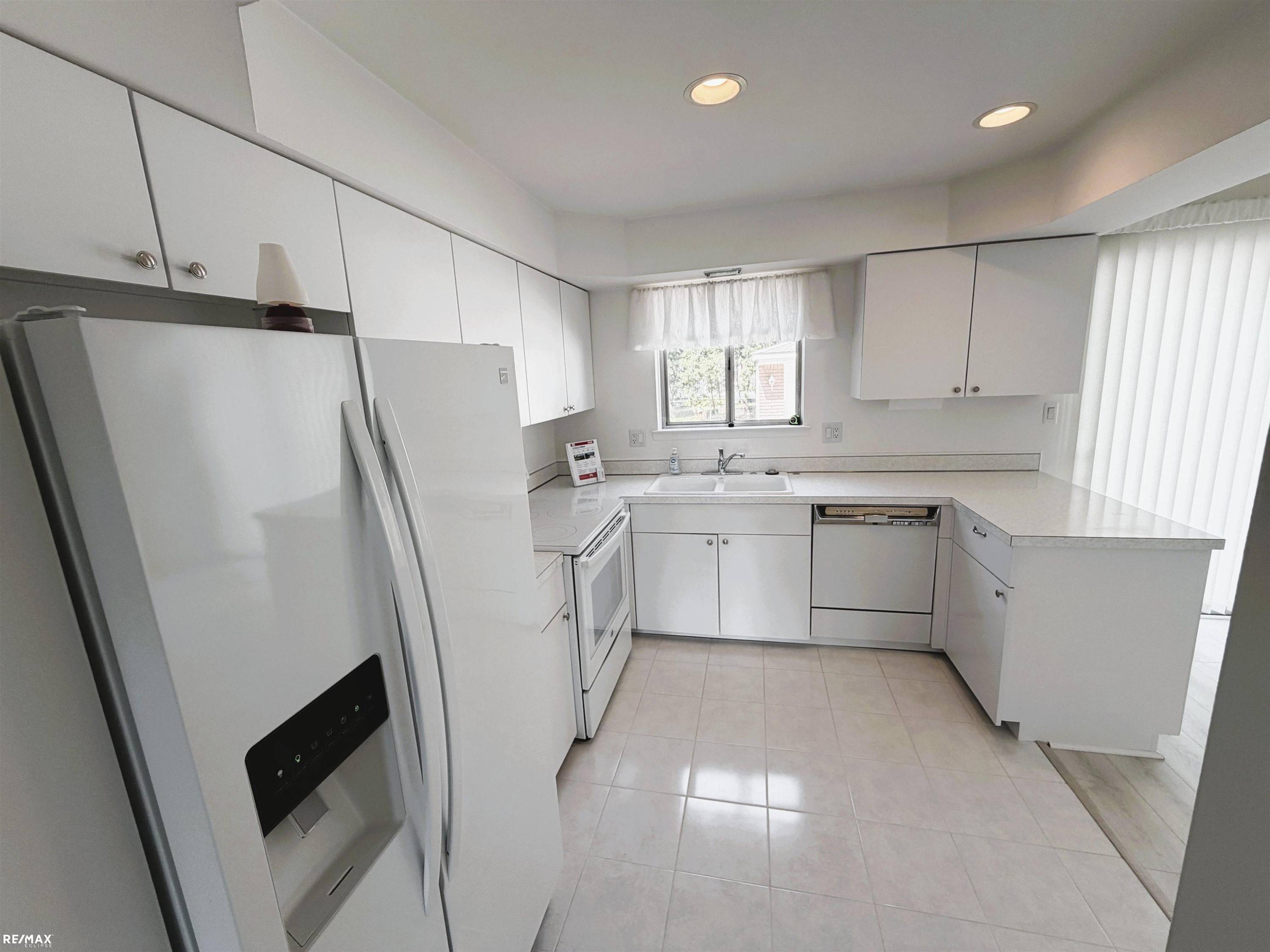 41171 Olivet Drive, Sterling Heights, MI 48313 — Photo 11
