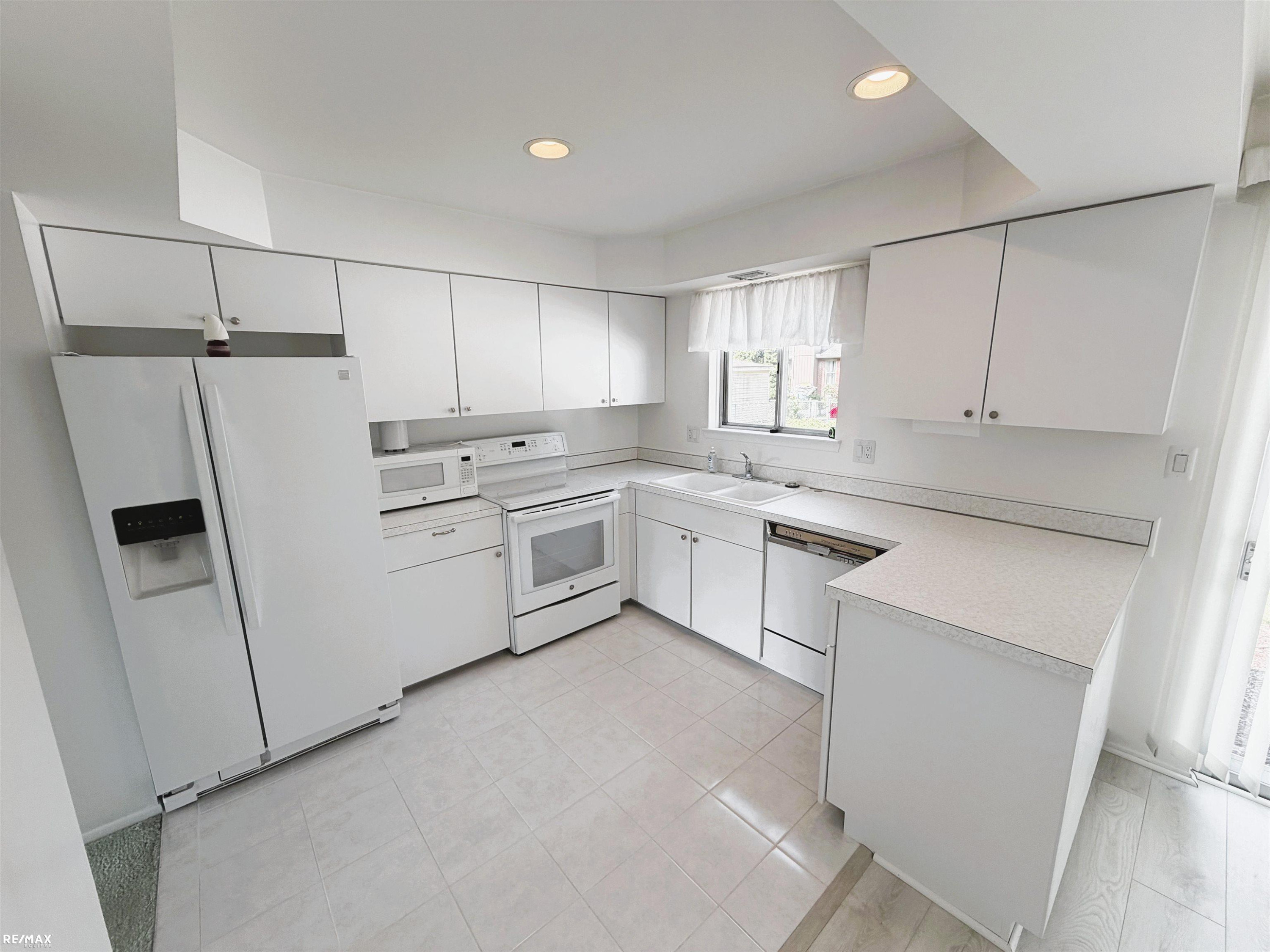 41171 Olivet Drive, Sterling Heights, MI 48313 — Photo 17