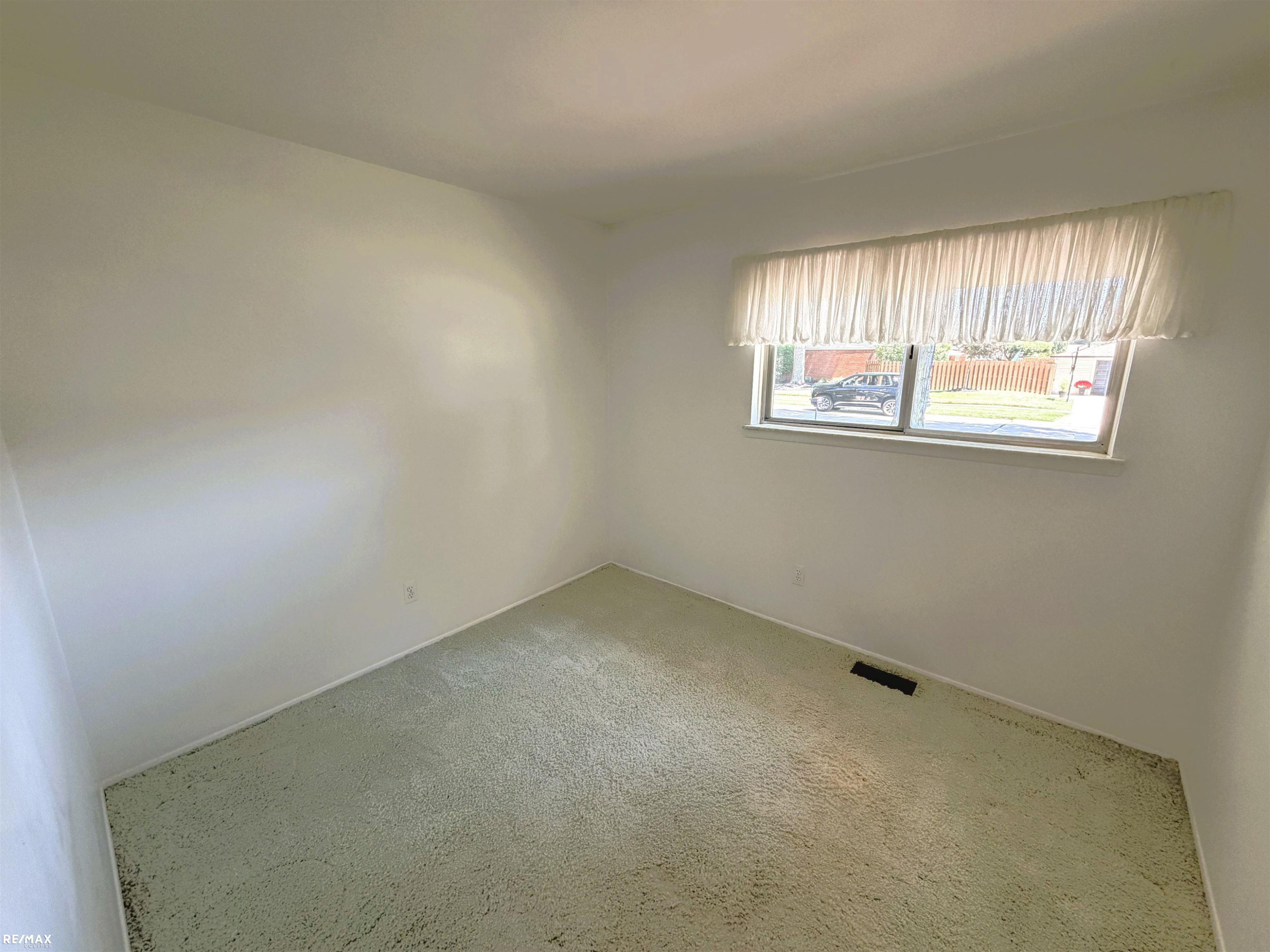 41171 Olivet Drive, Sterling Heights, MI 48313 — Photo 25