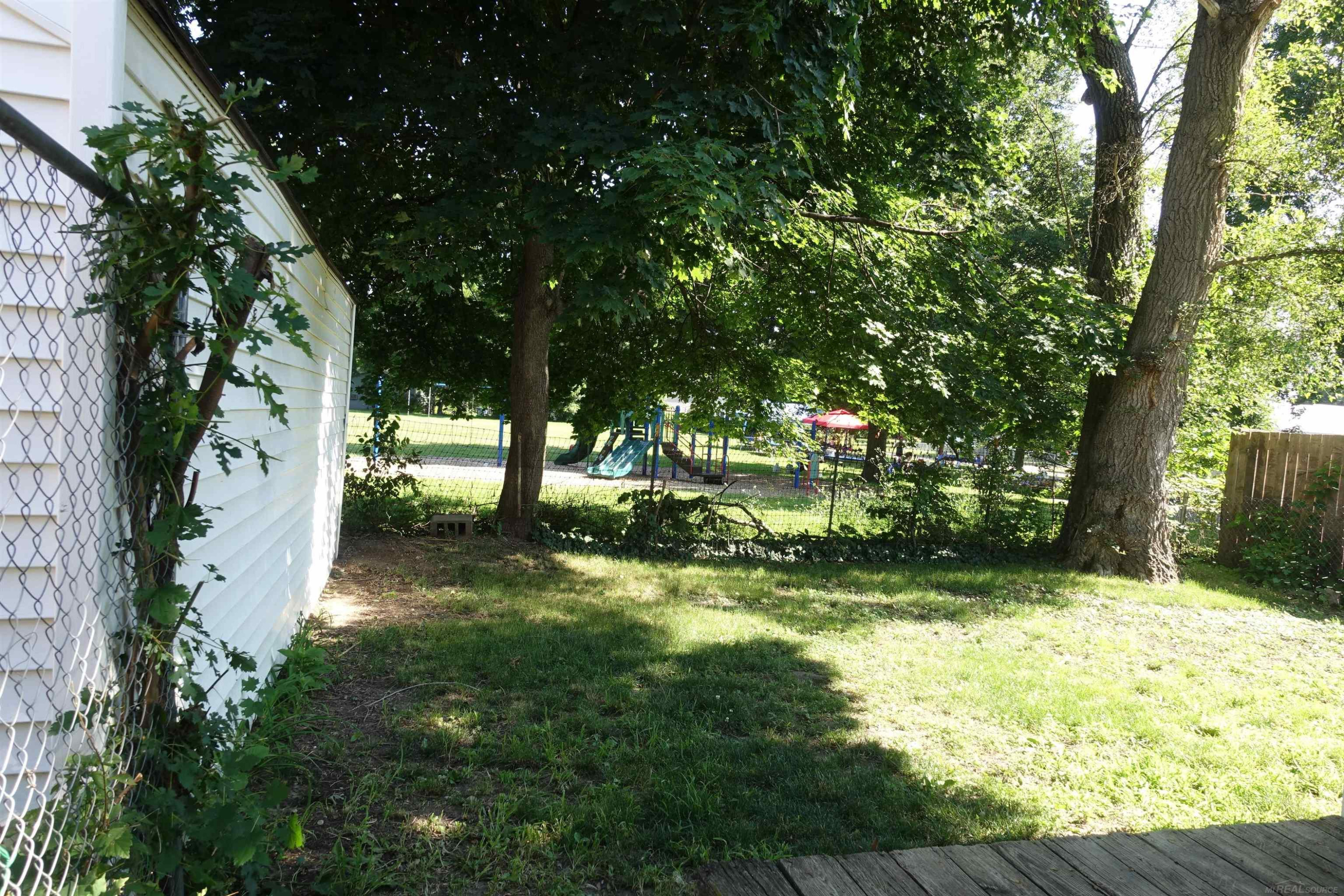 735 Vance Street, Lansing, MI 48906 — Photo 13