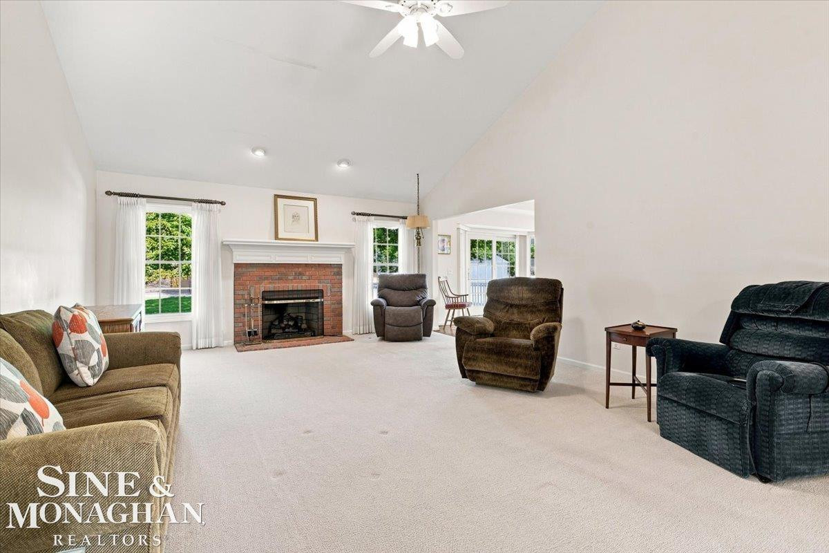 1001 S River Pointe Lane, MI 48079 — Photo 9