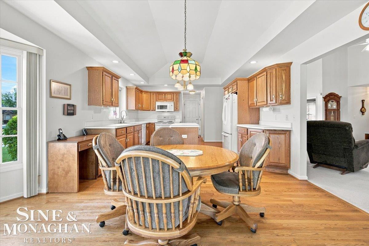 1001 S River Pointe Lane, MI 48079 — Photo 13
