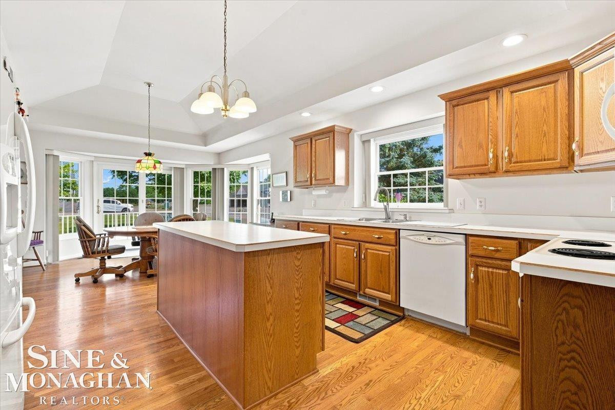 1001 S River Pointe Lane, MI 48079 — Photo 18