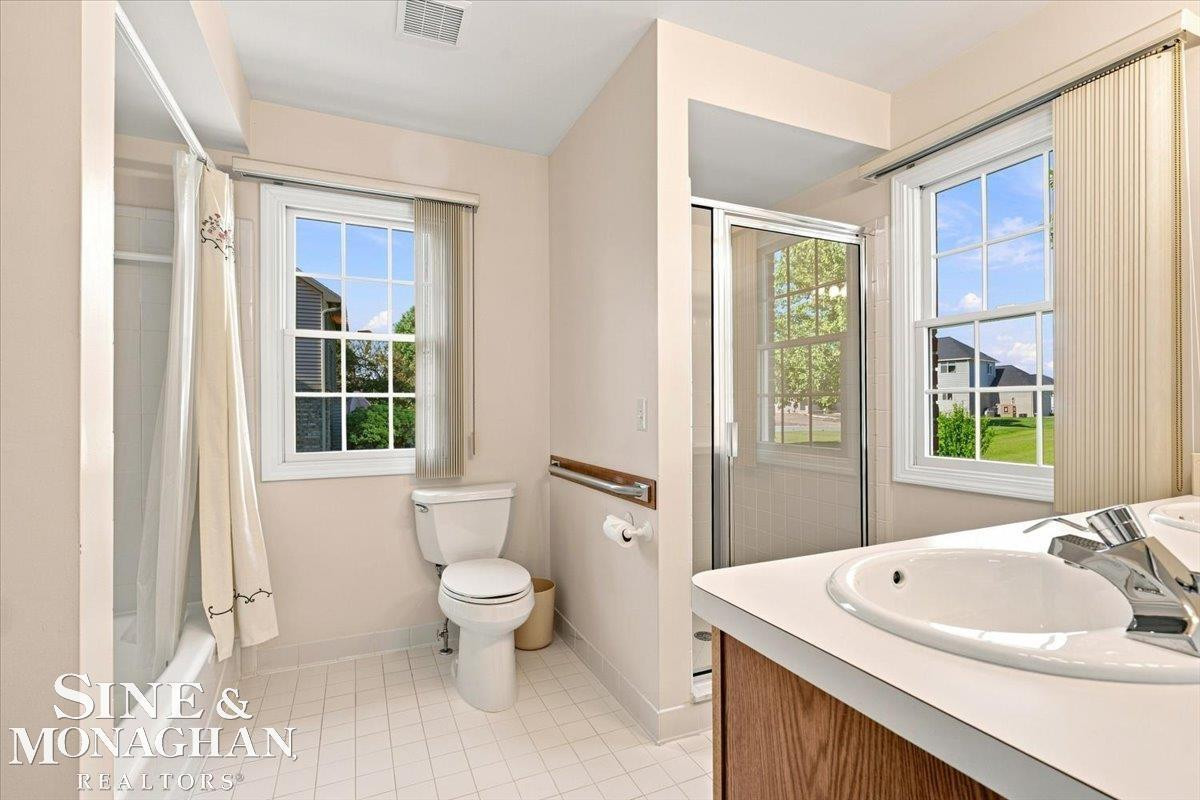 1001 S River Pointe Lane, MI 48079 — Photo 23
