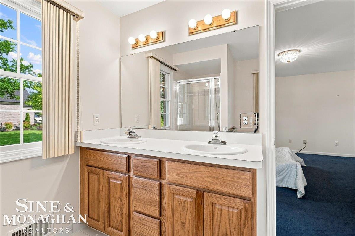 1001 S River Pointe Lane, MI 48079 — Photo 24