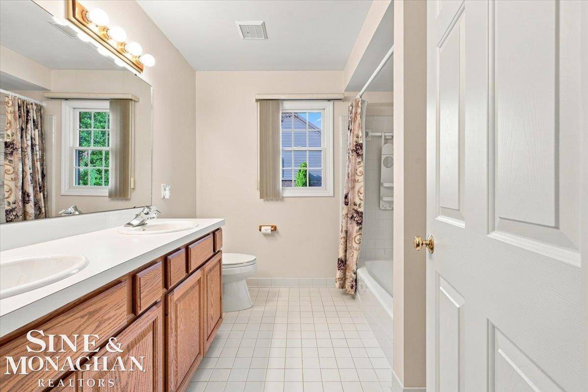 1001 S River Pointe Lane, MI 48079 — Photo 28