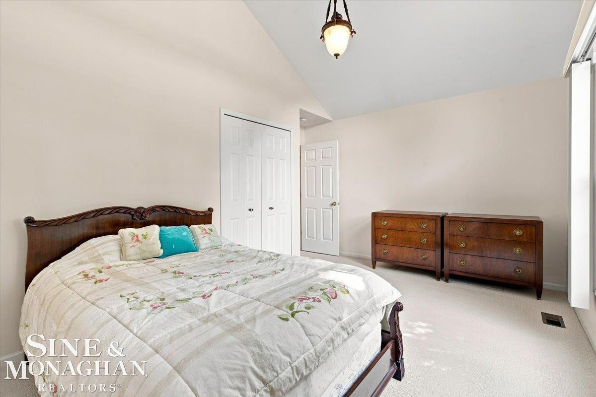 1001 S River Pointe Lane, MI 48079 — Photo 31