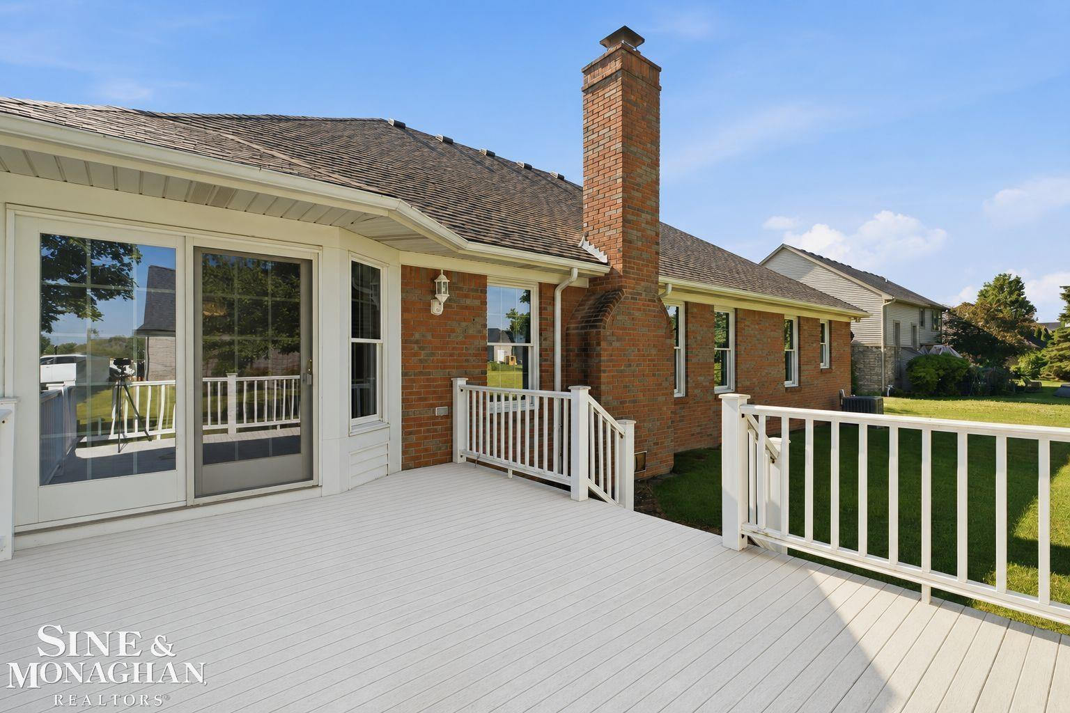 1001 S River Pointe Lane, MI 48079 — Photo 35