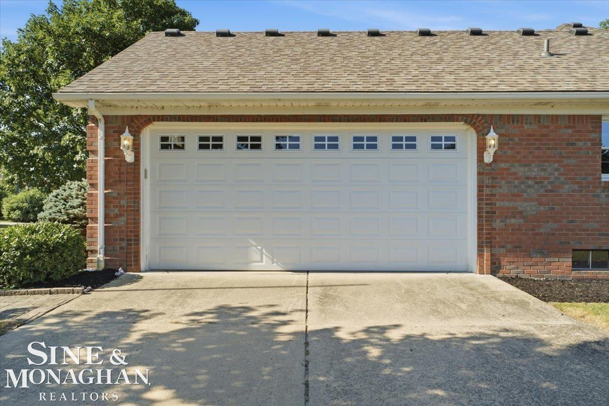 1001 S River Pointe Lane, MI 48079 — Photo 36