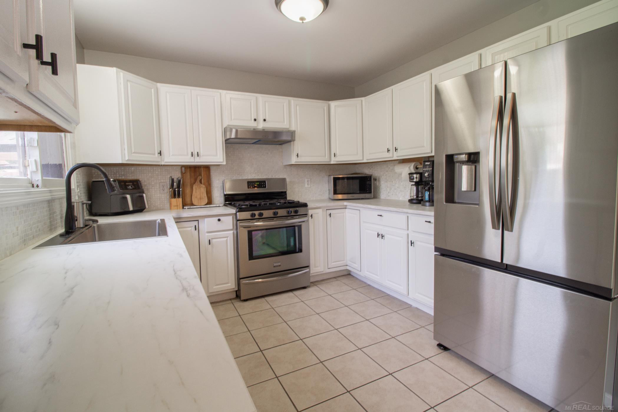7584 Maple Drive, Westland, MI — Photo 12