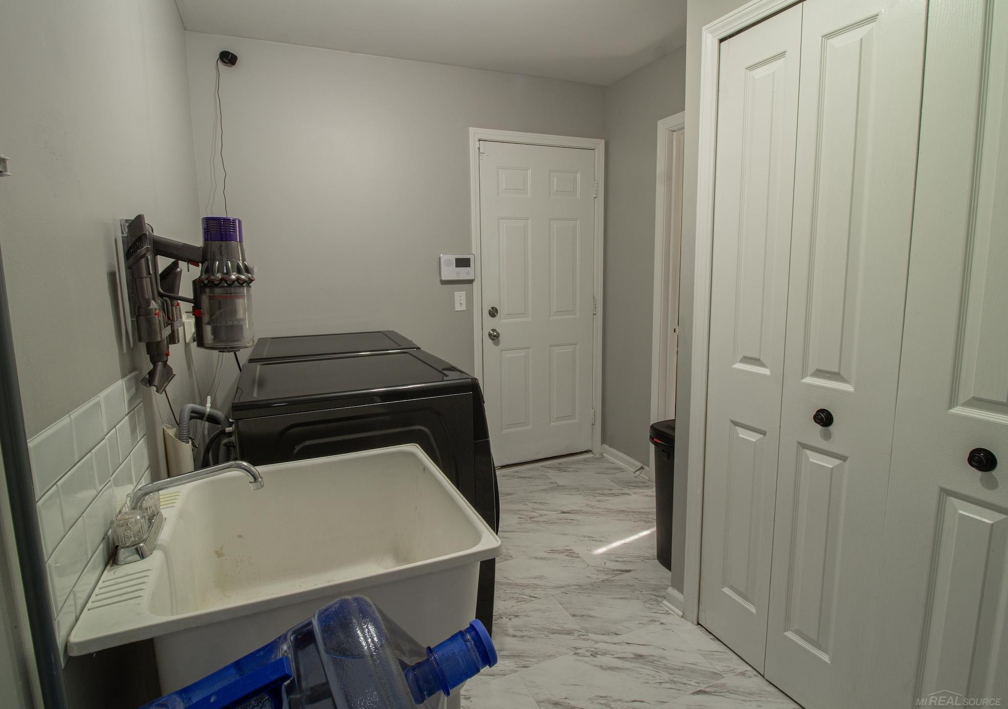 7584 Maple Drive, Westland, MI — Photo 14
