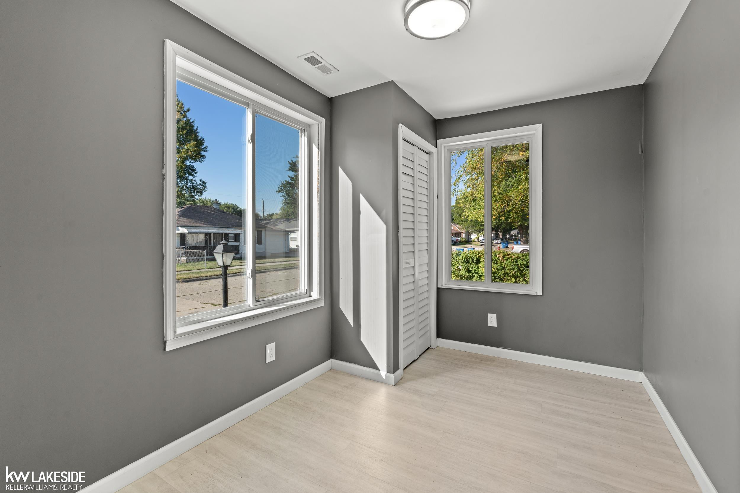 8281 Meadow Avenue, Warren, MI 48089 — Photo 9