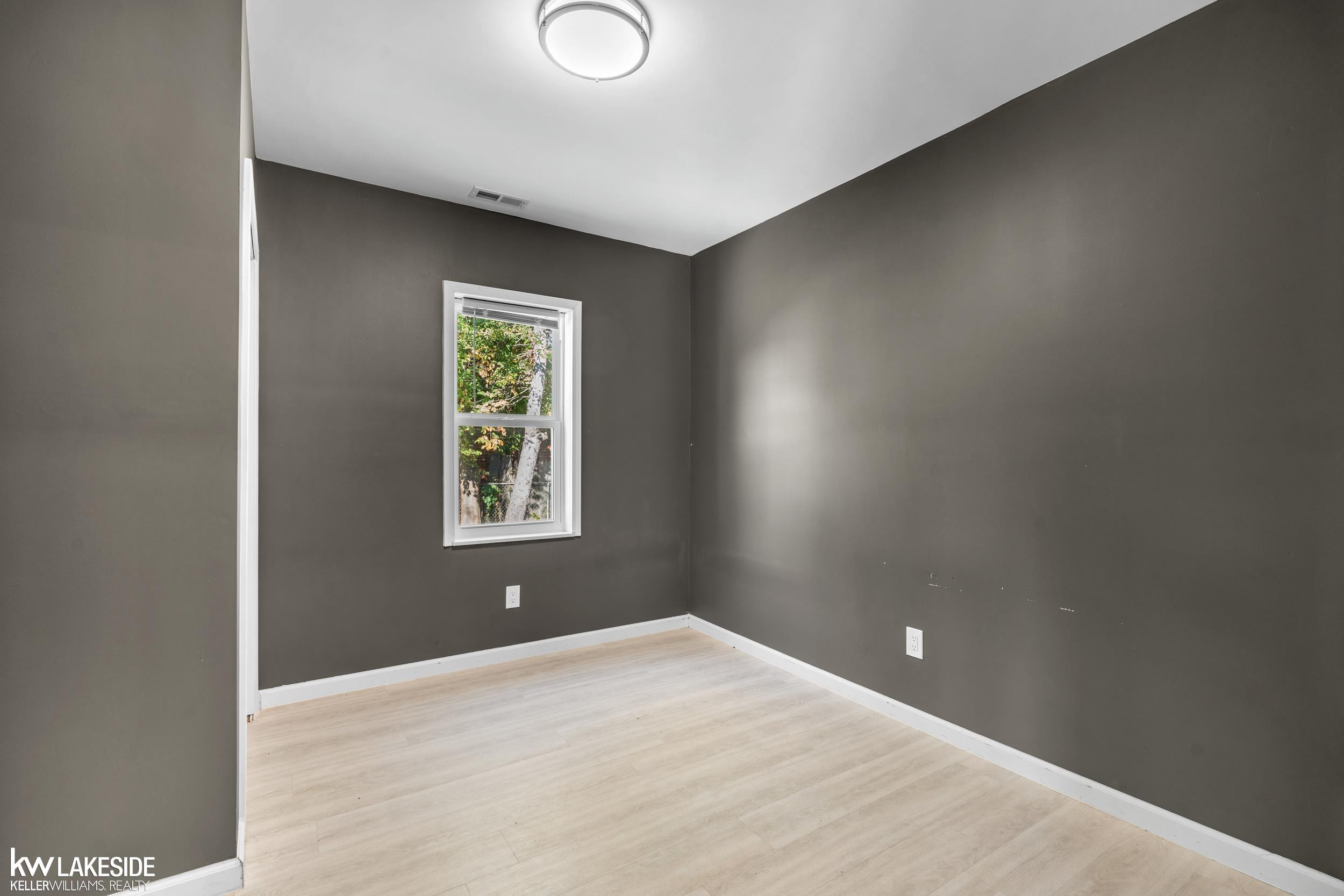 8281 Meadow Avenue, Warren, MI 48089 — Photo 11