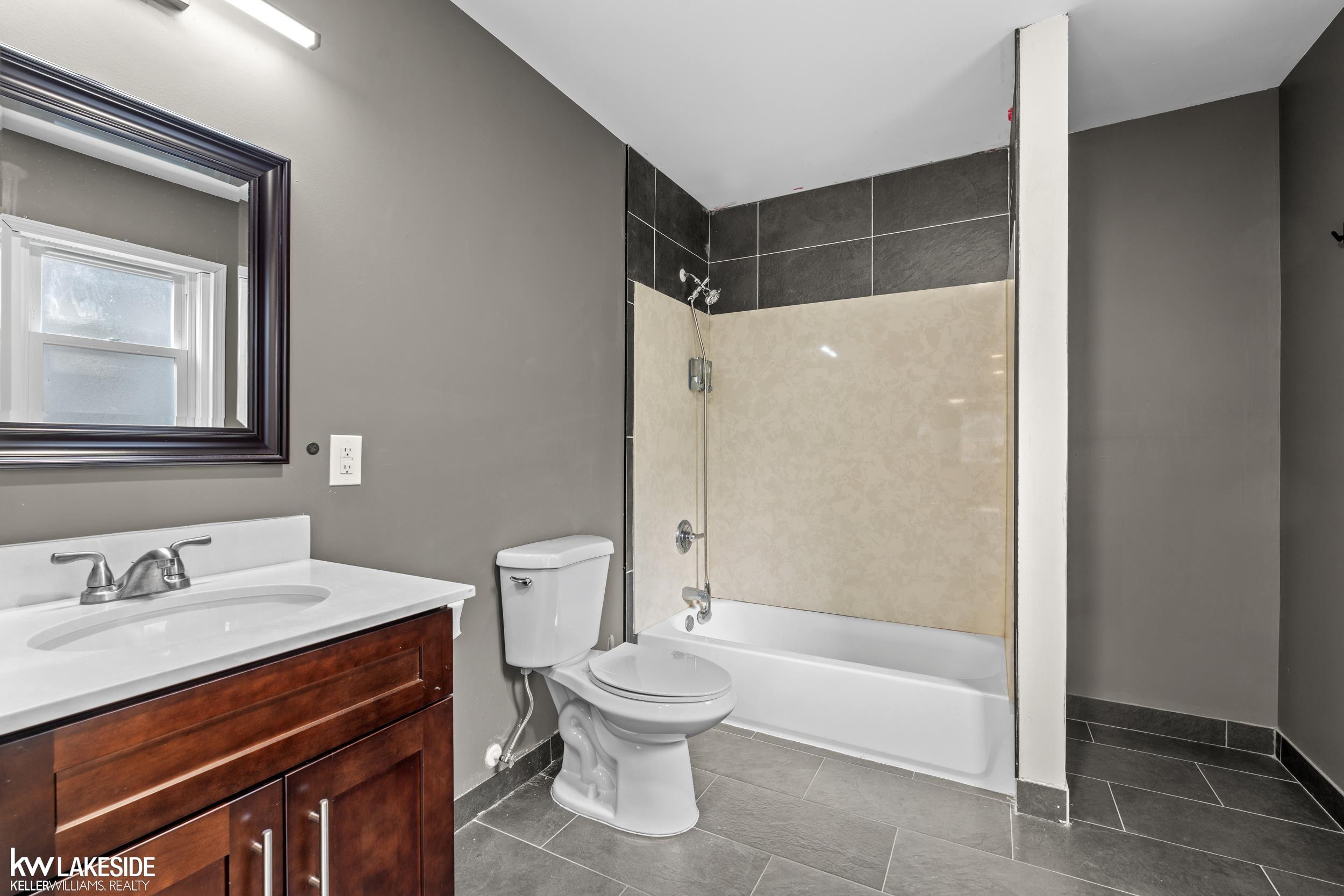 8281 Meadow Avenue, Warren, MI 48089 — Photo 15
