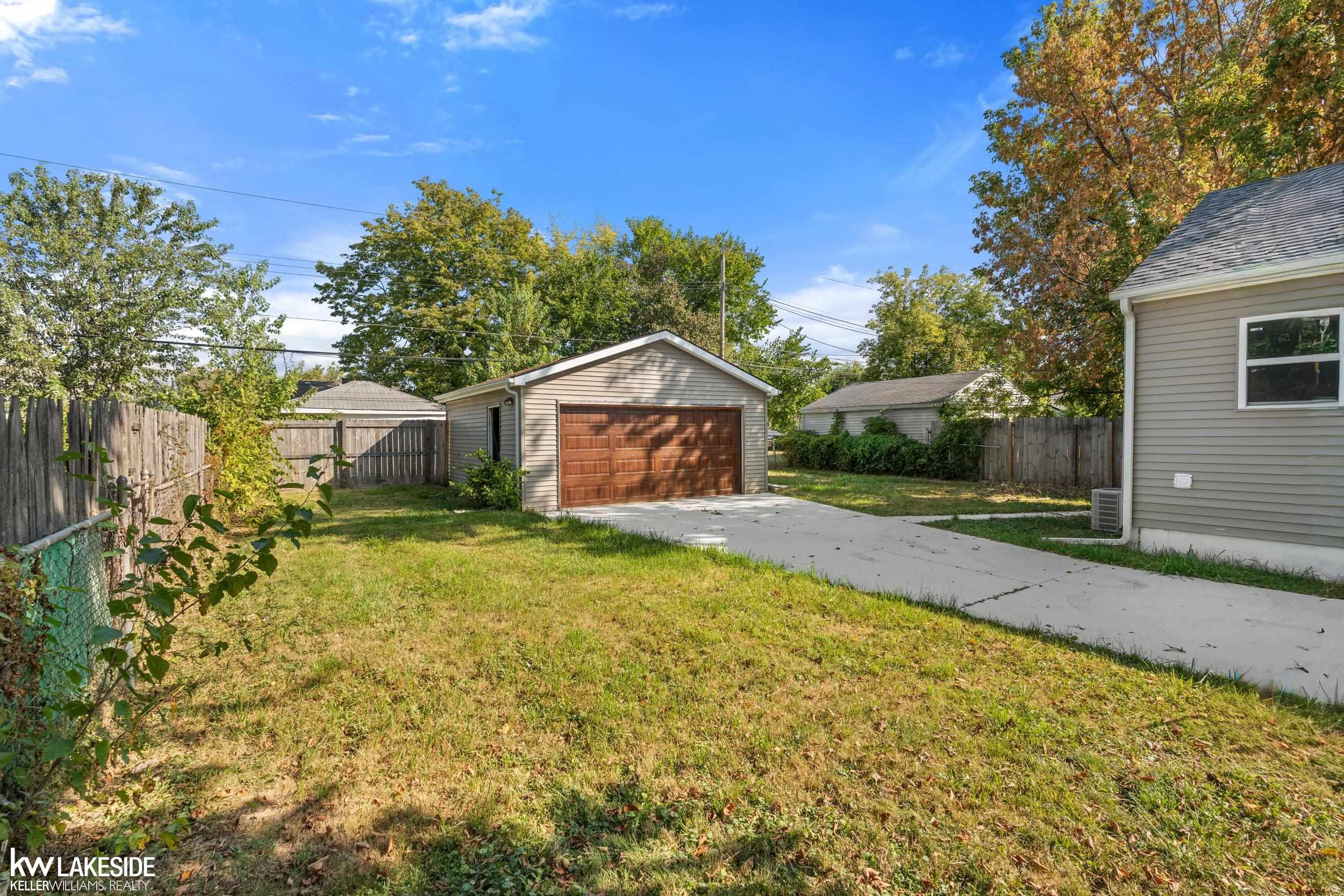 8281 Meadow Avenue, Warren, MI 48089 — Photo 24