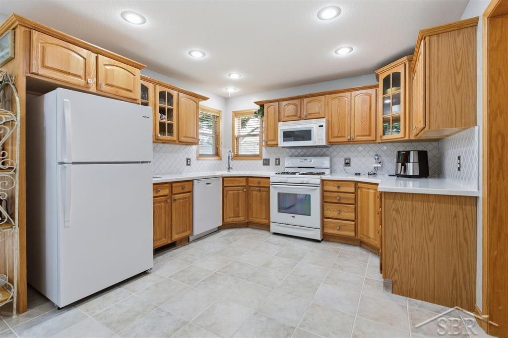 8297 Waxwing Drive, Freeland, MI 48623 — Photo 12