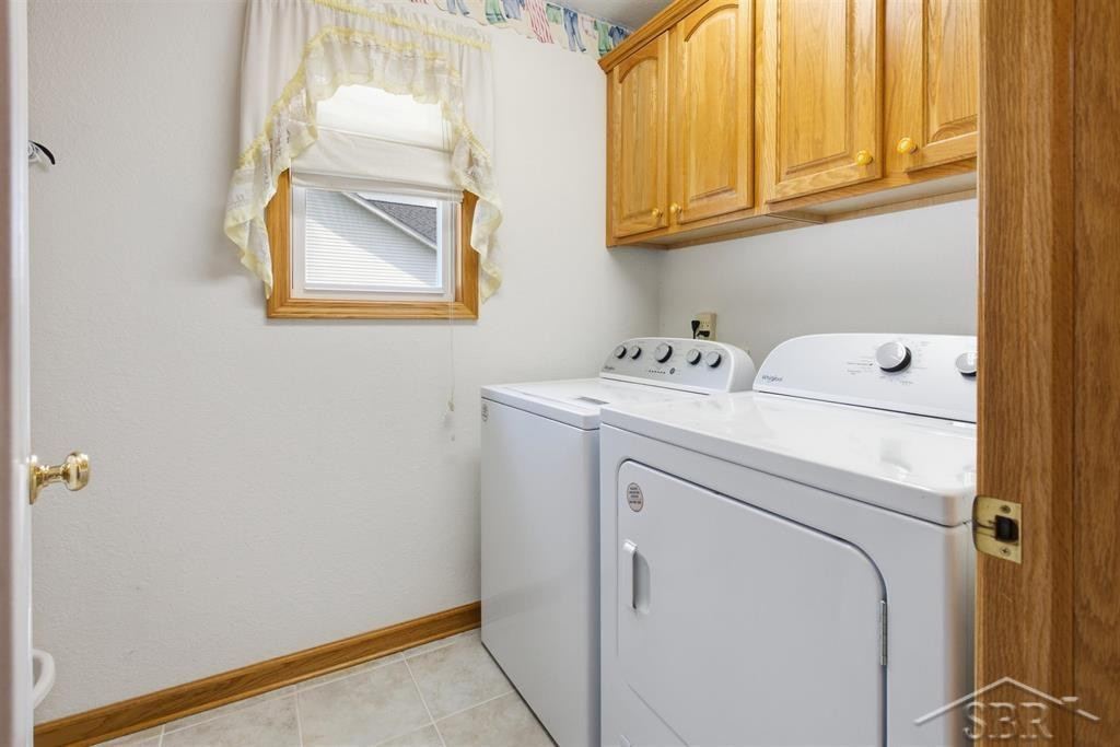 8297 Waxwing Drive, Freeland, MI 48623 — Photo 15