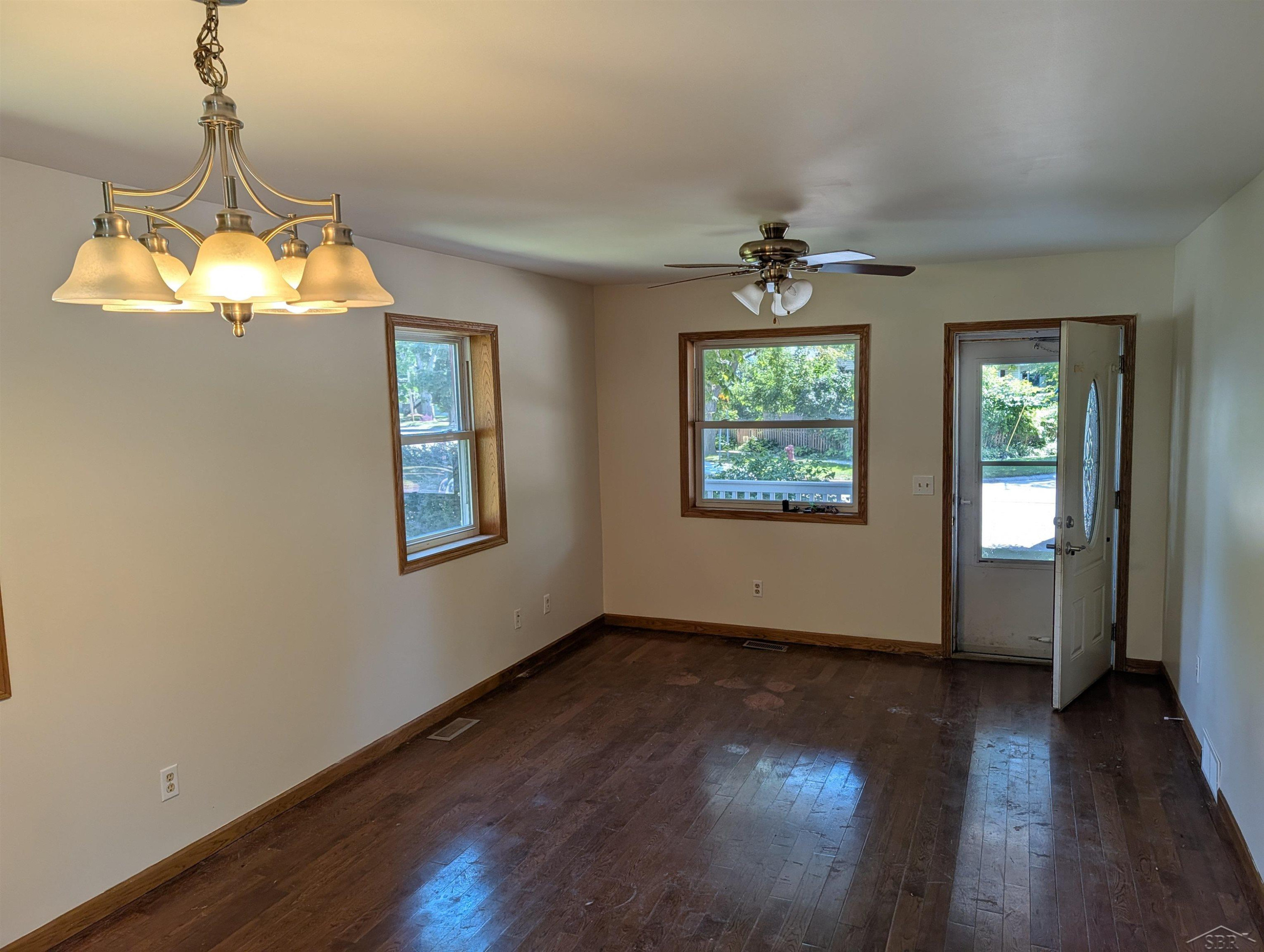 809 S Charles Street, Saginaw, MI 48602 — Photo 2