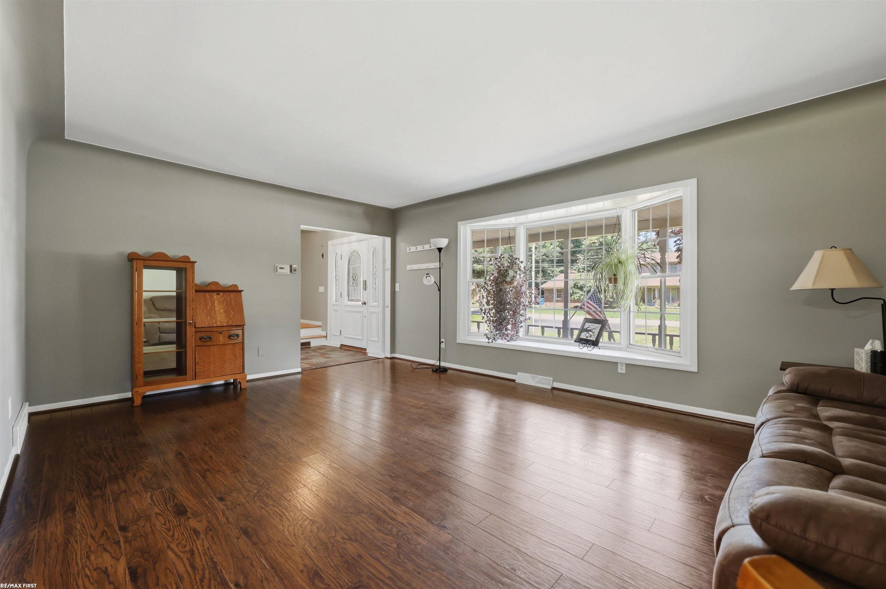 49861 Valley Drive, Shelby Twp, MI 48317 — Photo 7