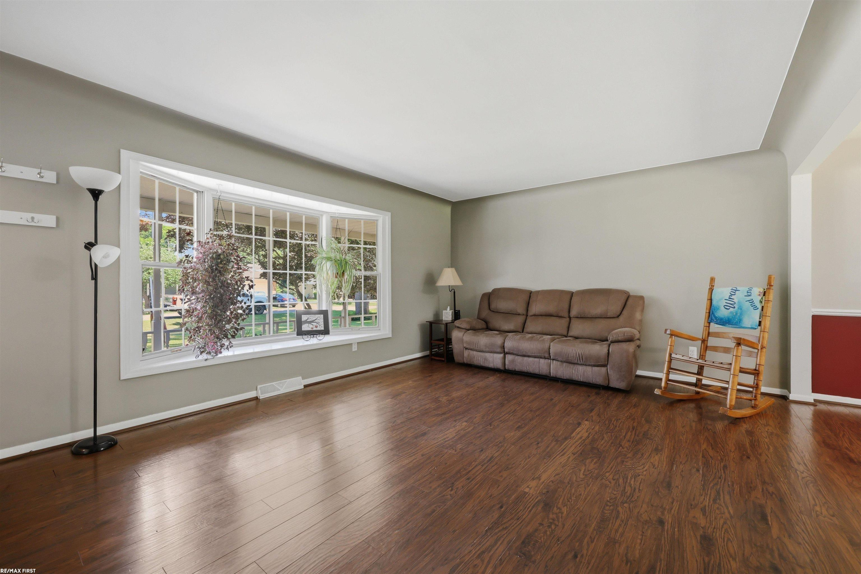 49861 Valley Drive, Shelby Twp, MI 48317 — Photo 8