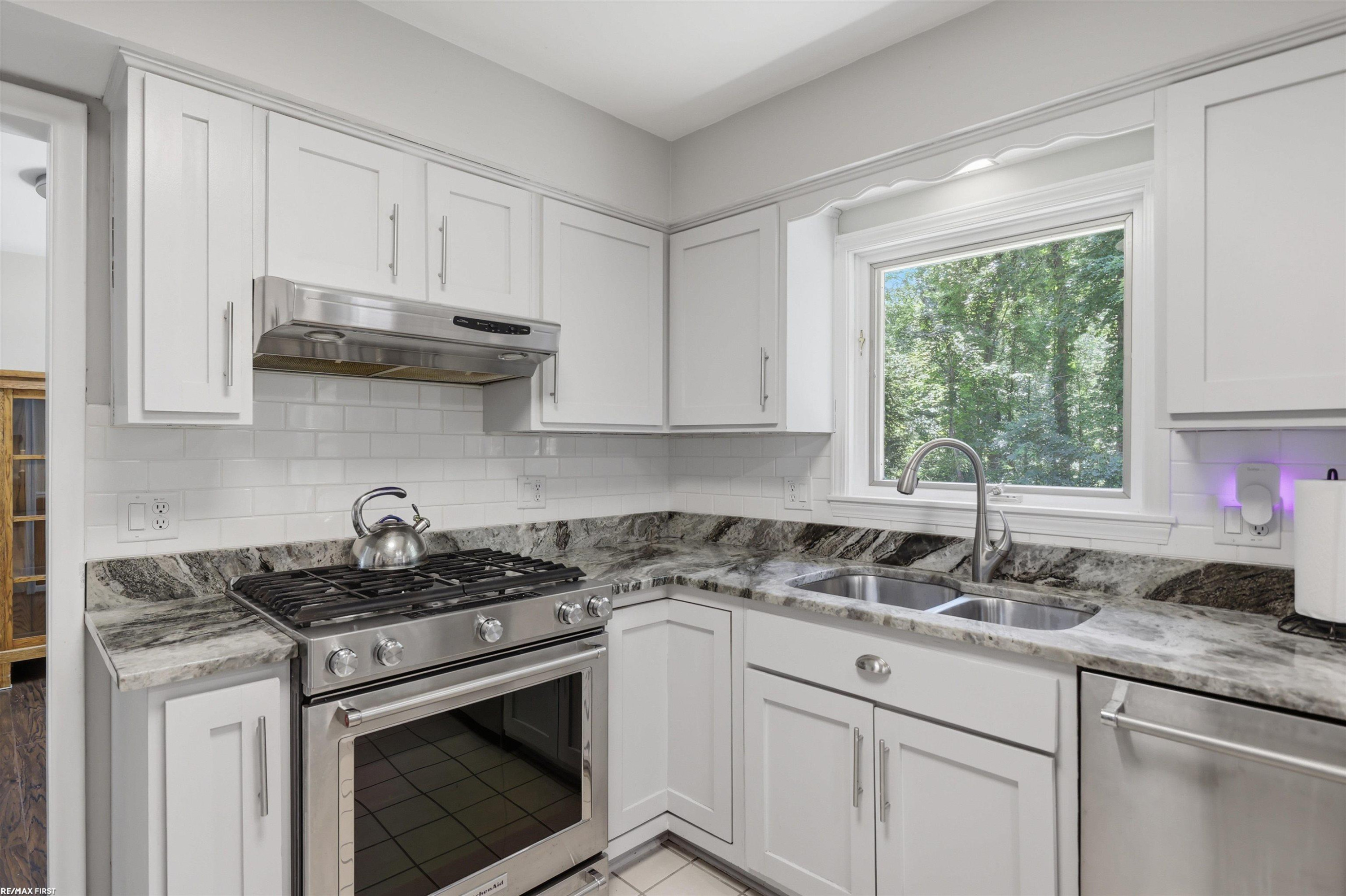 49861 Valley Drive, Shelby Twp, MI 48317 — Photo 13