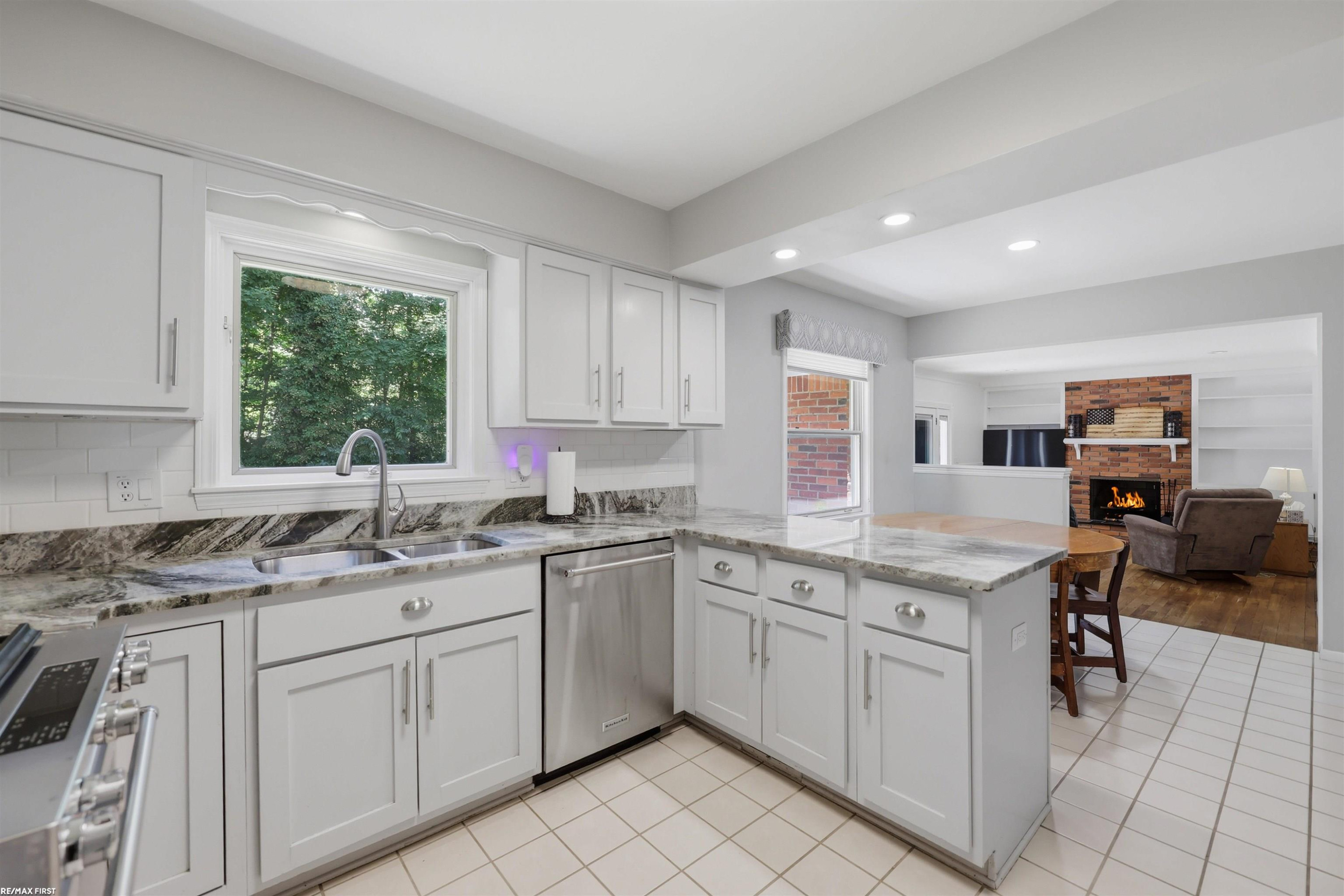 49861 Valley Drive, Shelby Twp, MI 48317 — Photo 14