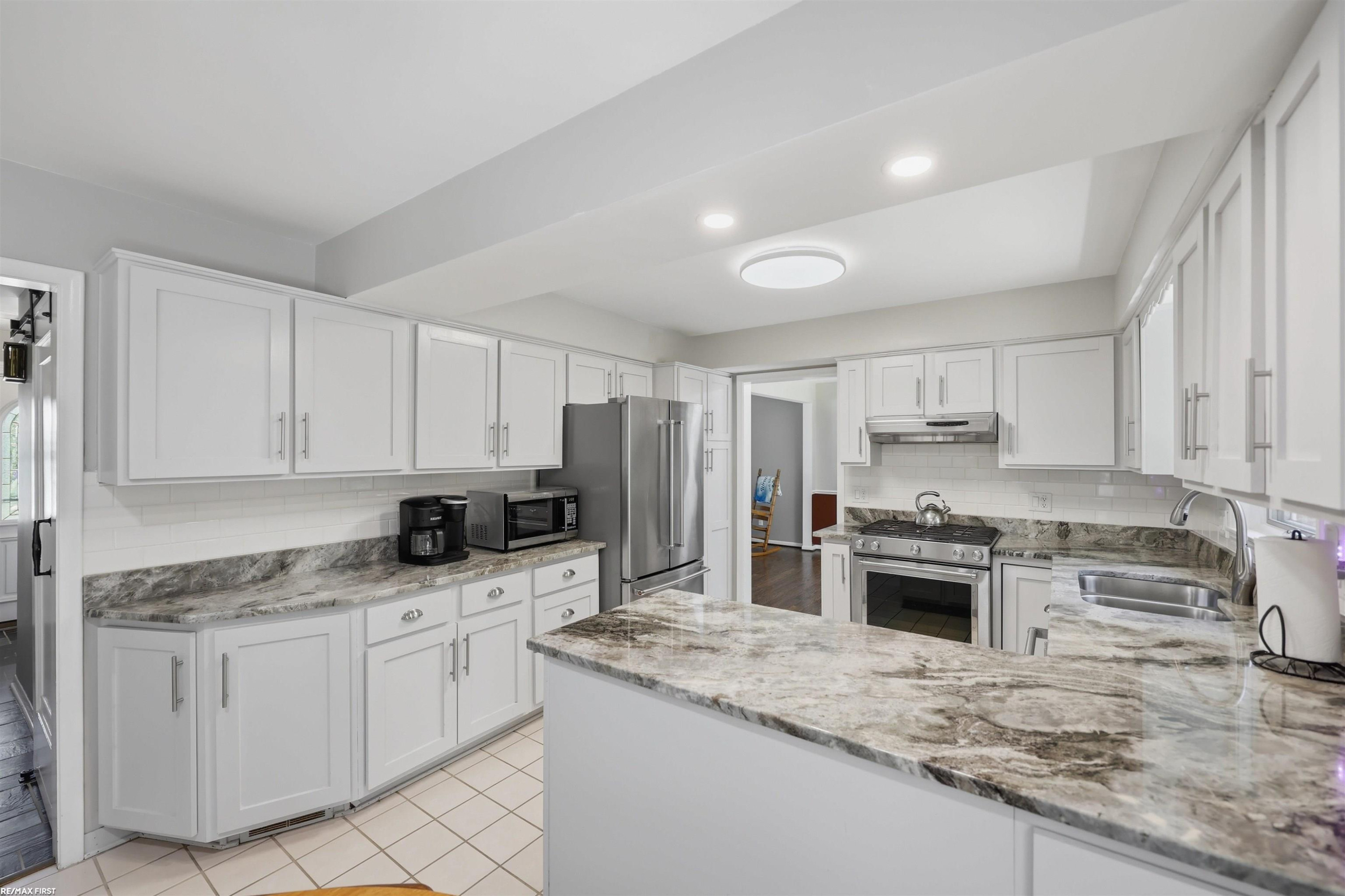 49861 Valley Drive, Shelby Twp, MI 48317 — Photo 16