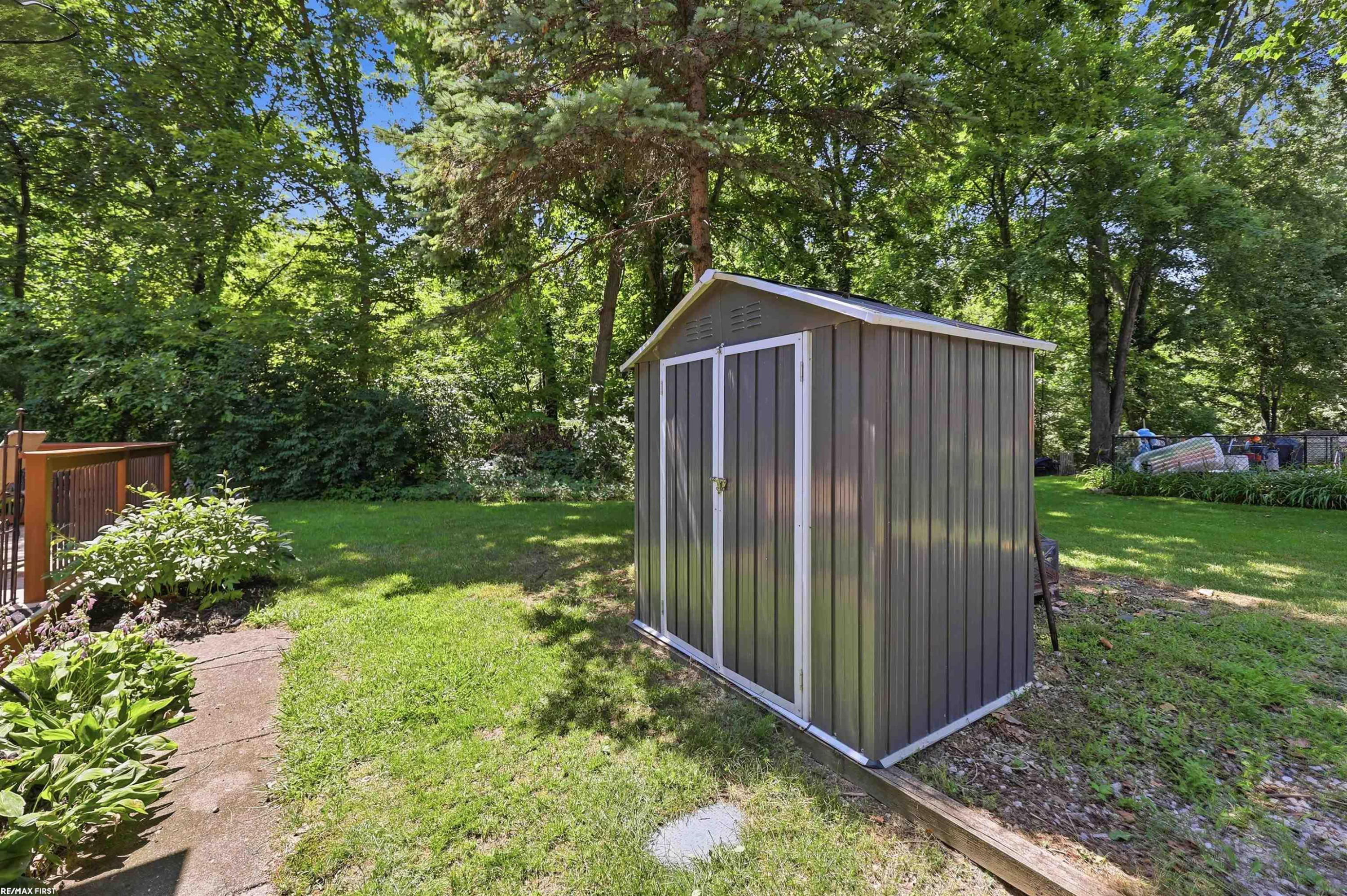 49861 Valley Drive, Shelby Twp, MI 48317 — Photo 45