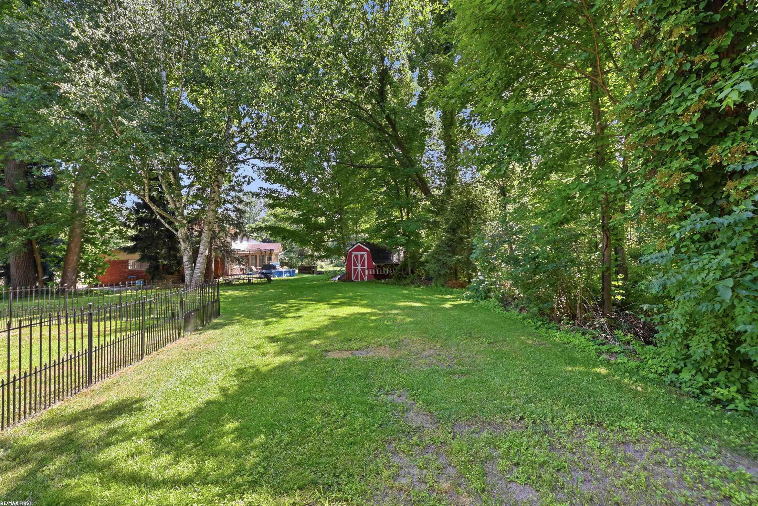 49861 Valley Drive, Shelby Twp, MI 48317 — Photo 48