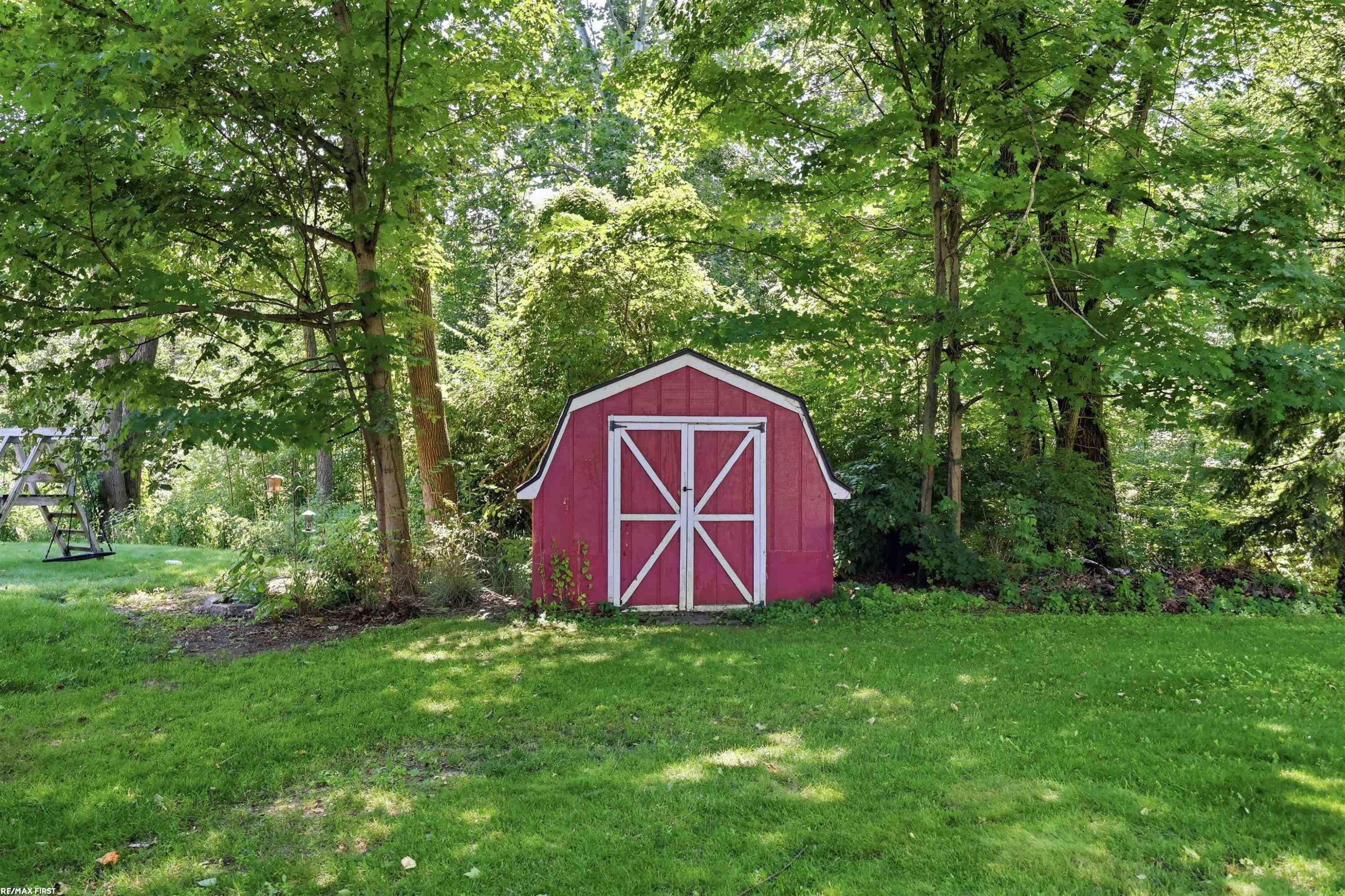 49861 Valley Drive, Shelby Twp, MI 48317 — Photo 49