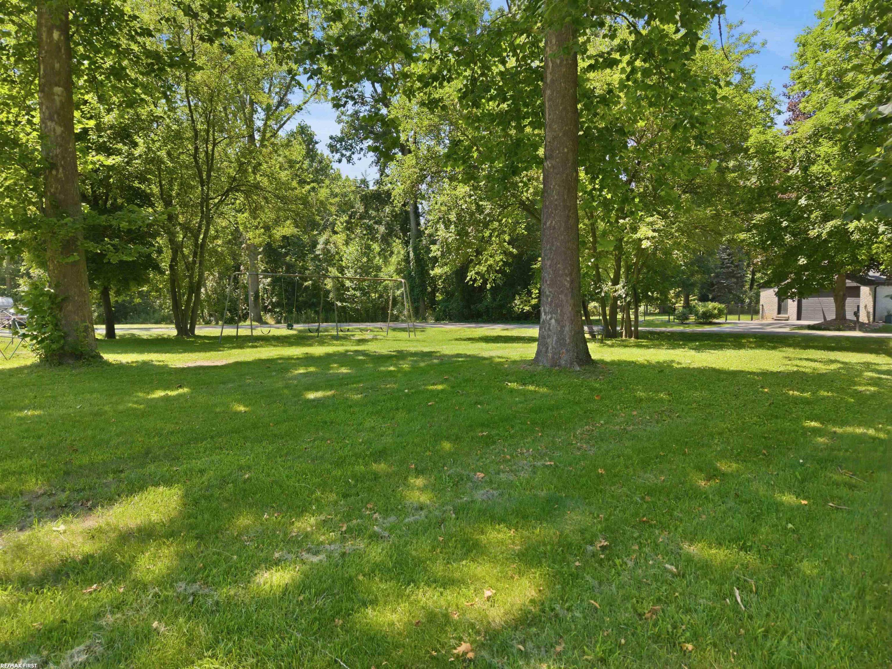 49861 Valley Drive, Shelby Twp, MI 48317 — Photo 54
