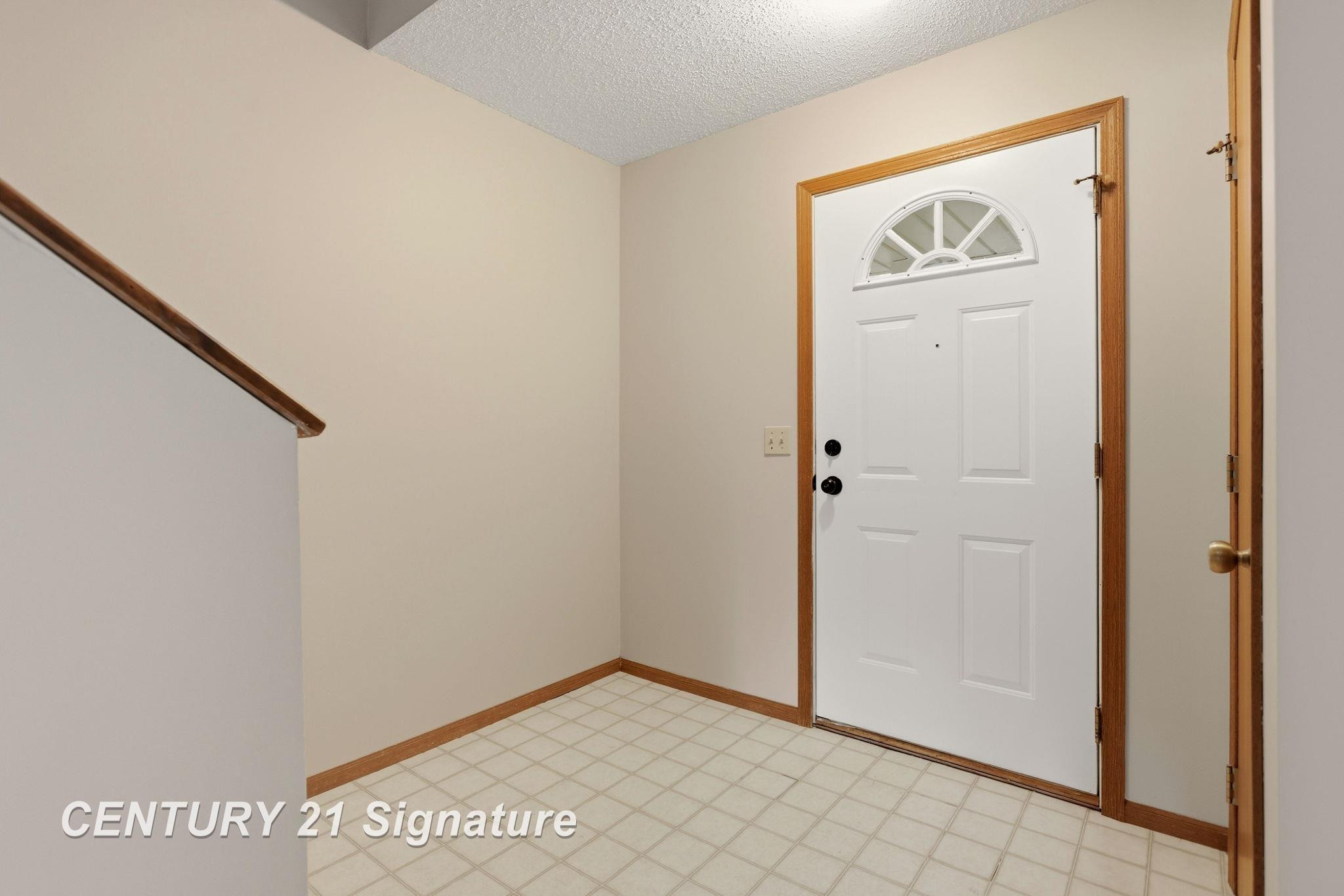 7944-7946 Rivercrest Court, Freeland, MI 48623 — Photo 5