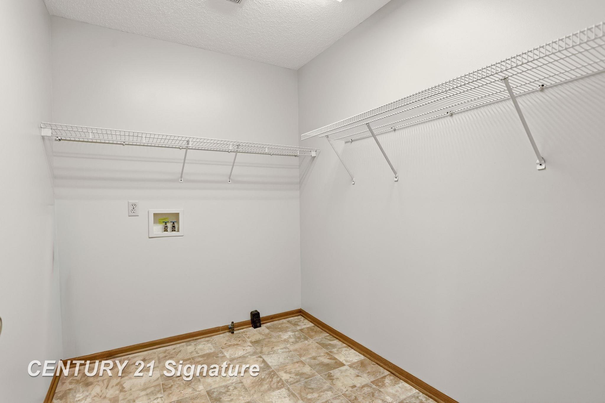 7944-7946 Rivercrest Court, Freeland, MI 48623 — Photo 17