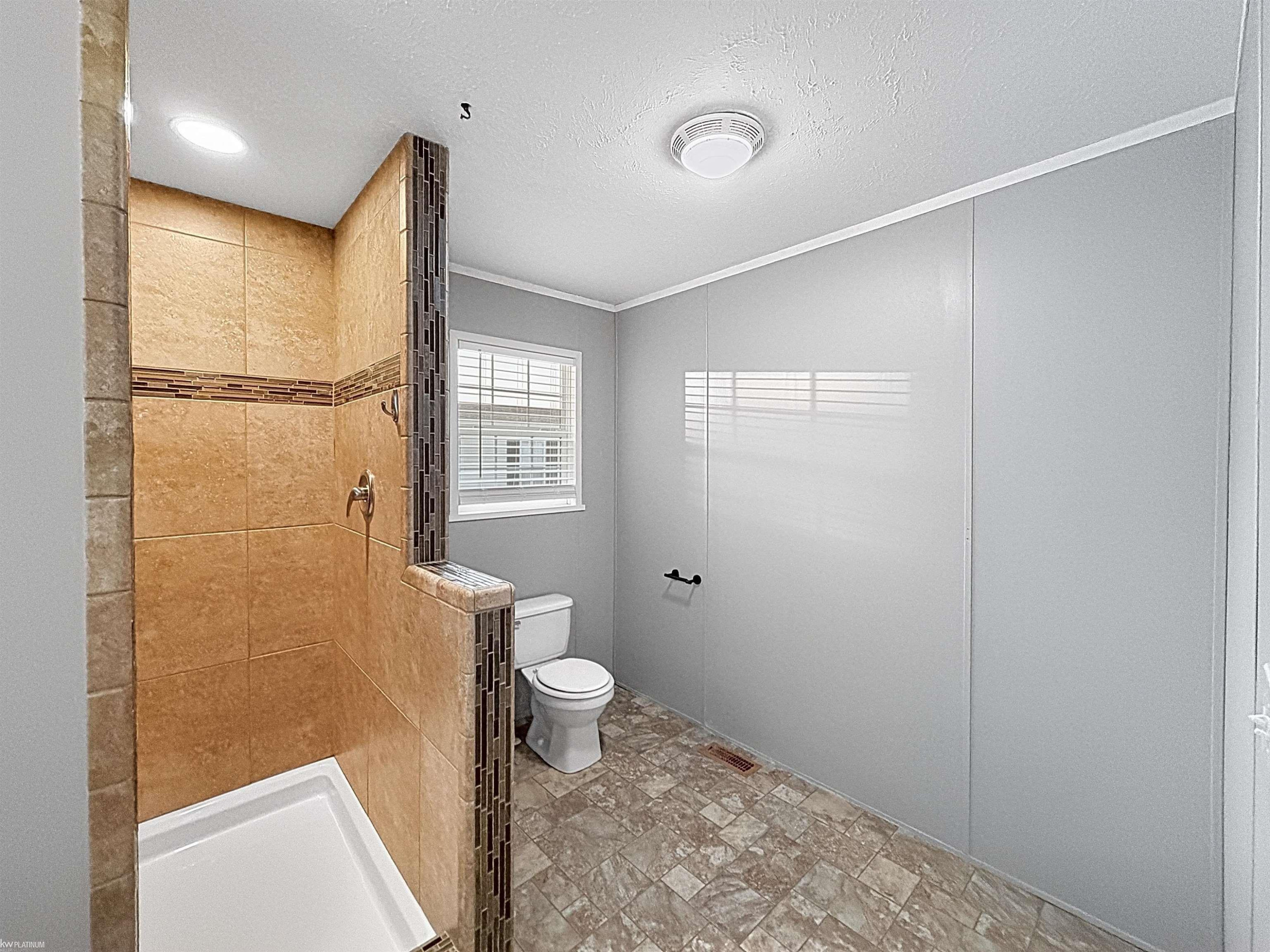 46301 Gabrielle Drive, Macomb, MI 48044 — Photo 17