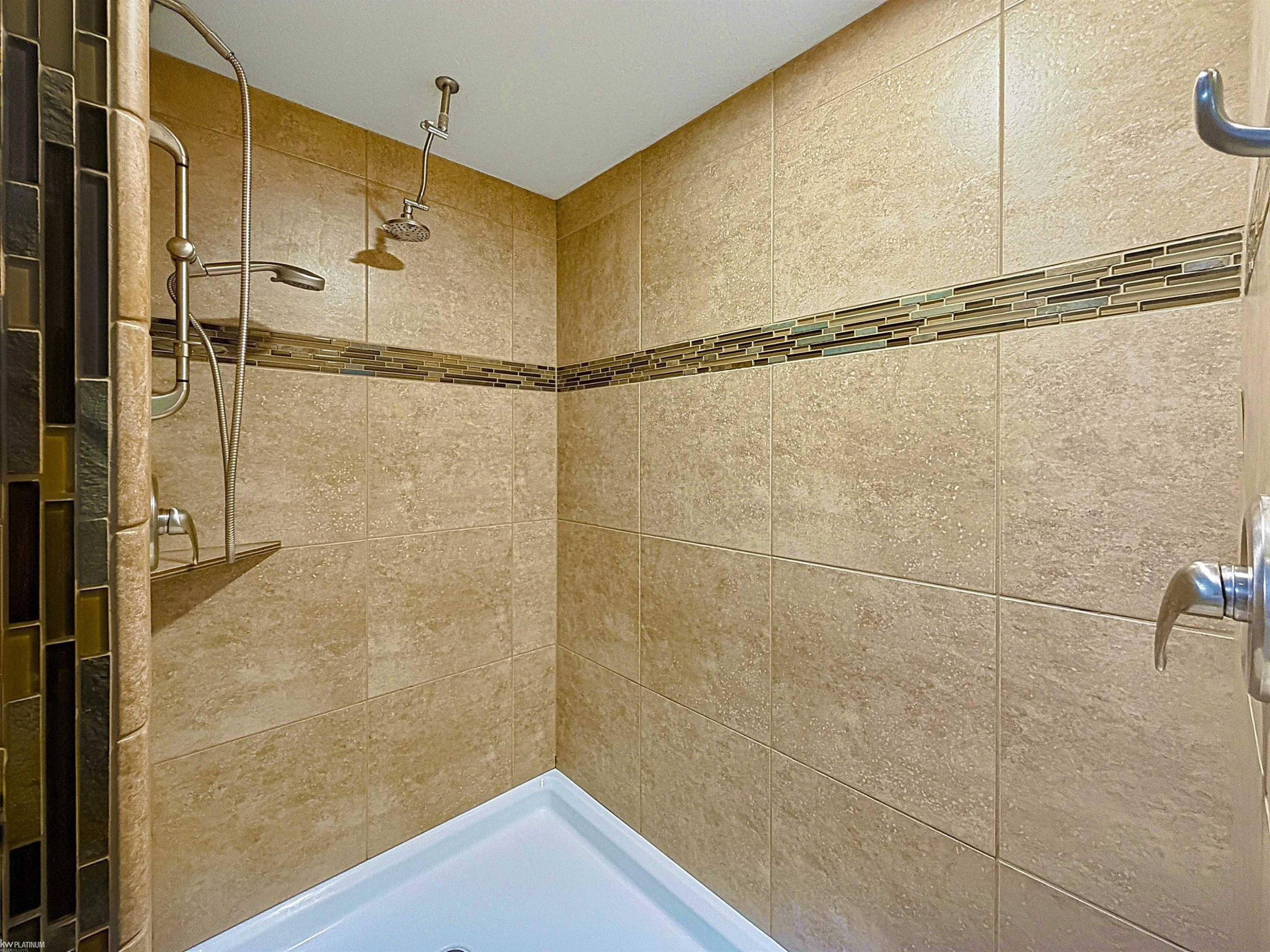 46301 Gabrielle Drive, Macomb, MI 48044 — Photo 18