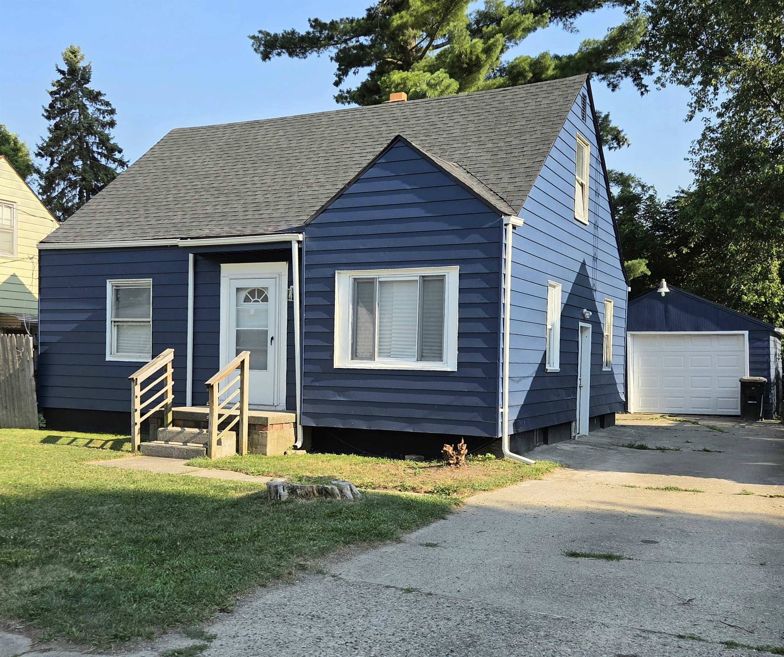 3361 W Ridgeway Avenue, Flint, MI 48504 — Photo 2