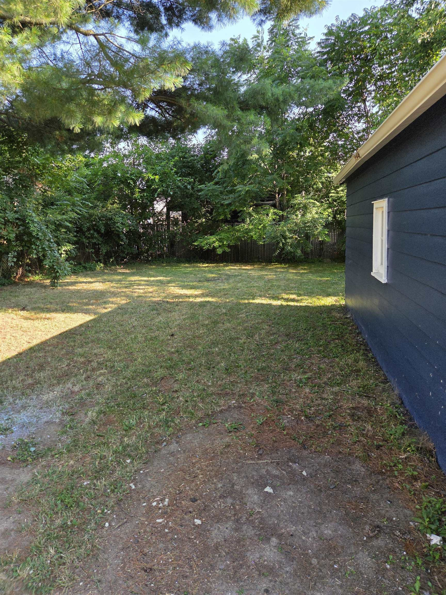3361 W Ridgeway Avenue, Flint, MI 48504 — Photo 4
