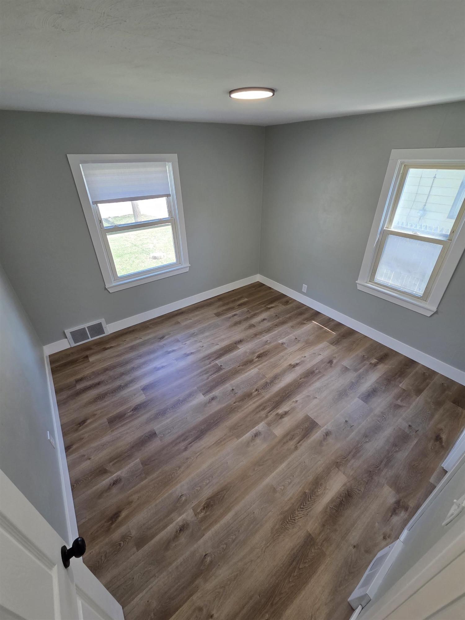 3361 W Ridgeway Avenue, Flint, MI 48504 — Photo 9