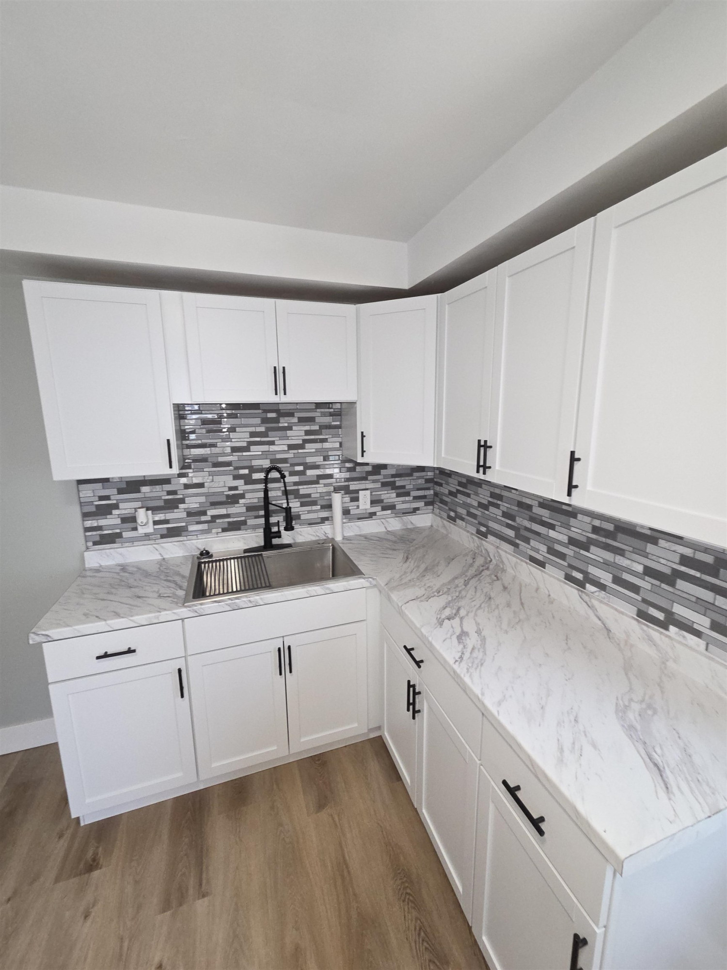 3361 W Ridgeway Avenue, Flint, MI 48504 — Photo 15