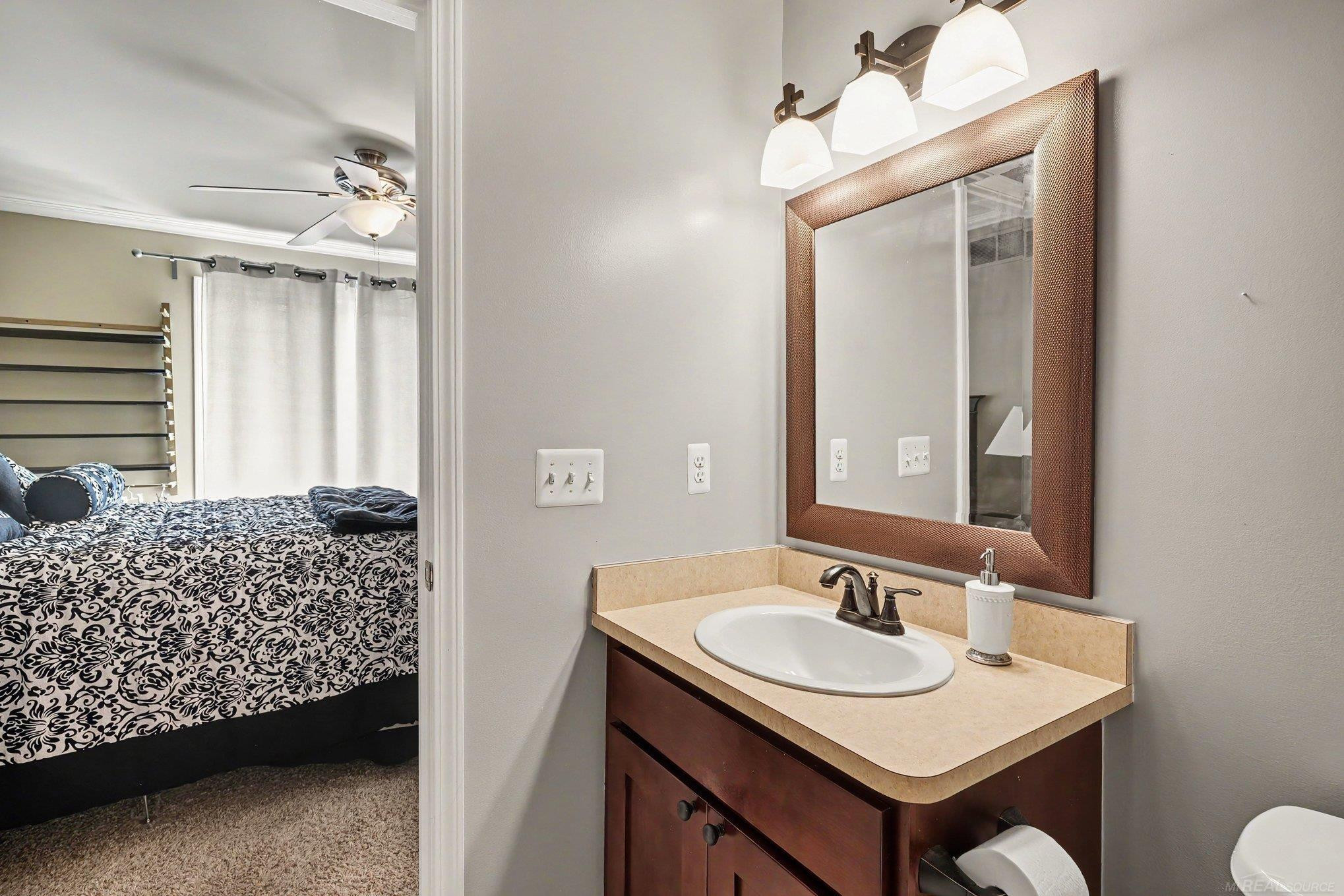 45658 Rathmore Street, MI 48044 — Photo 19