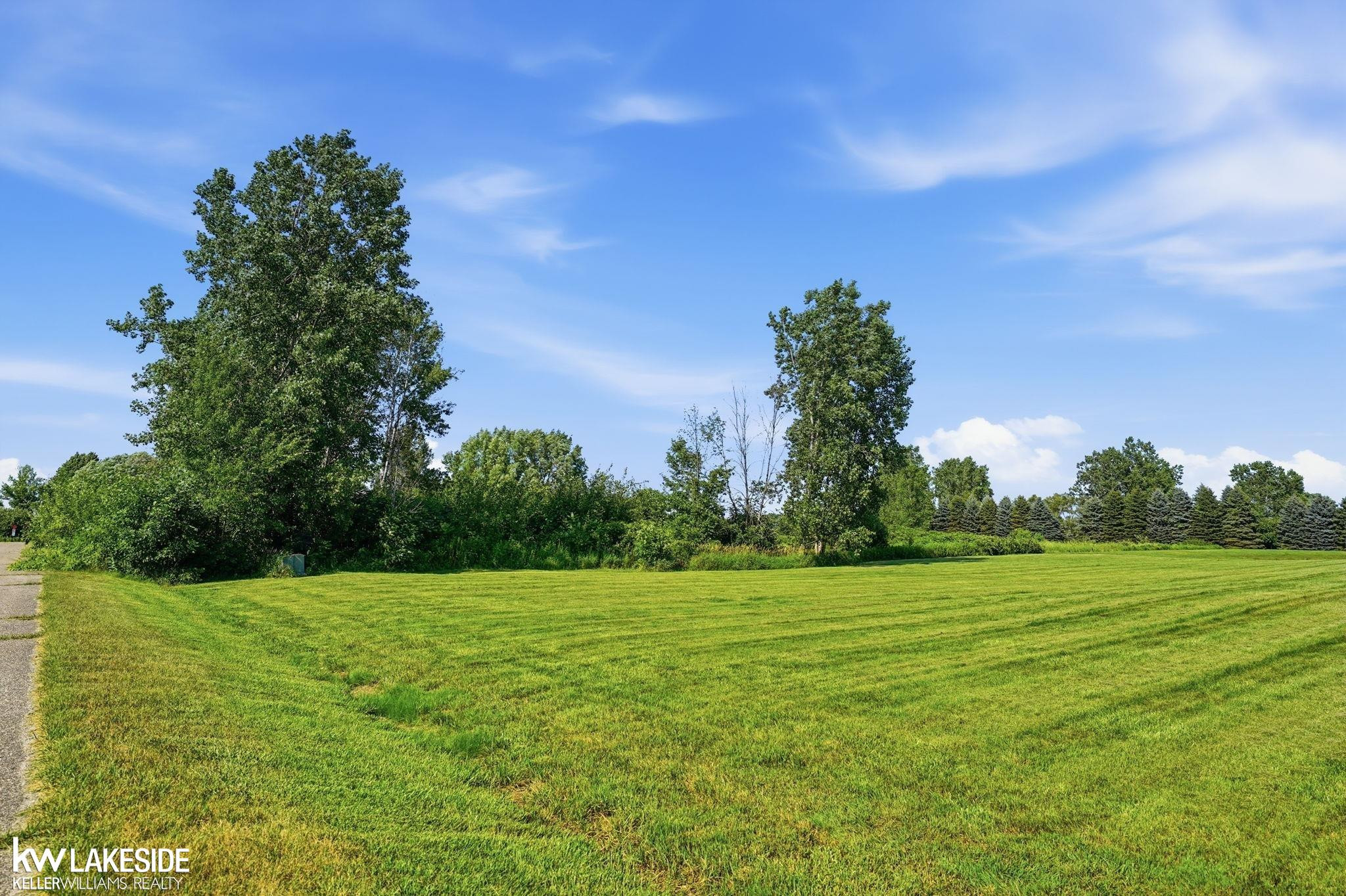 7150 Old Farm Trail, MI 48003 — Photo 2