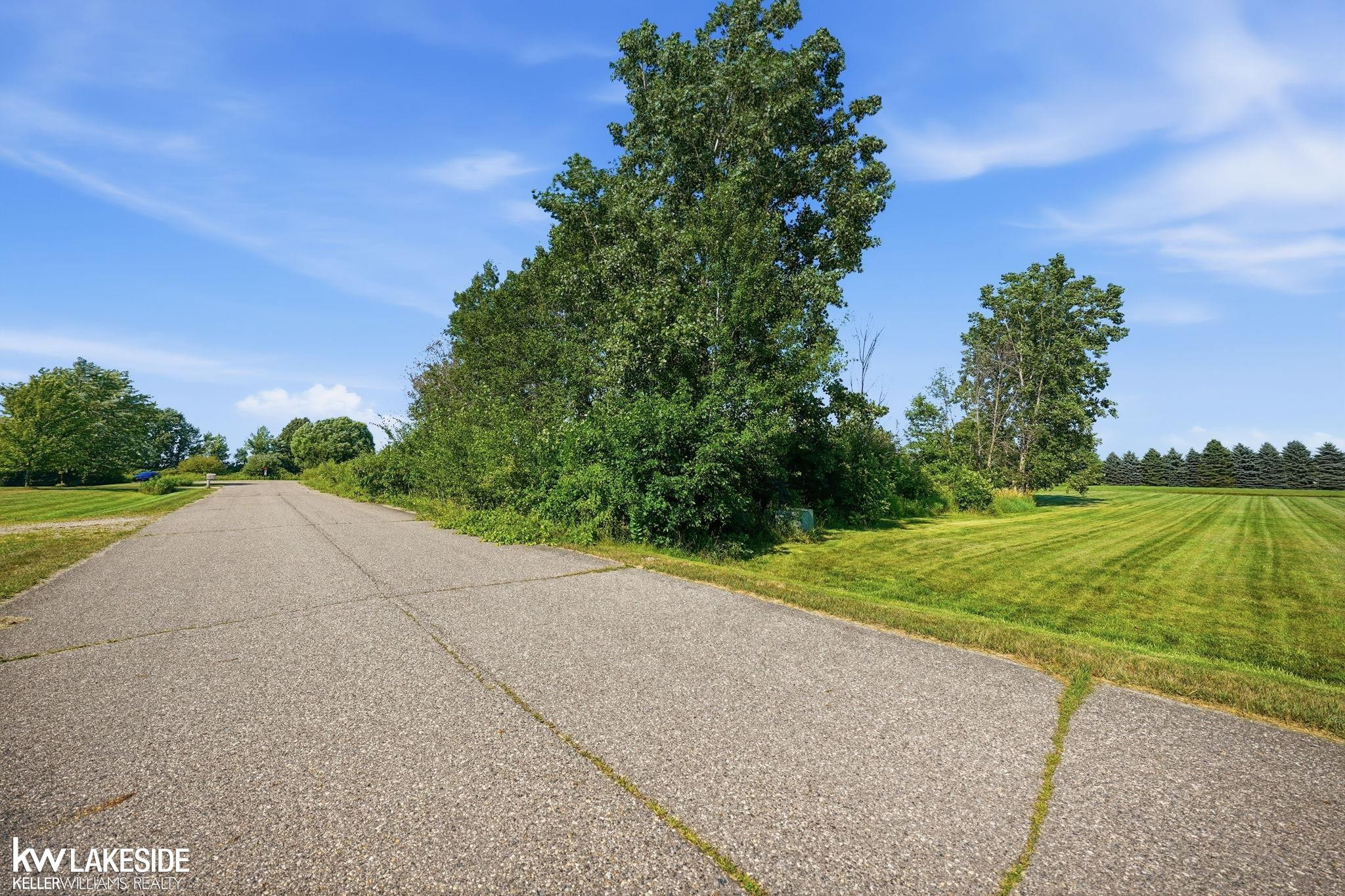 7150 Old Farm Trail, MI 48003 — Photo 6