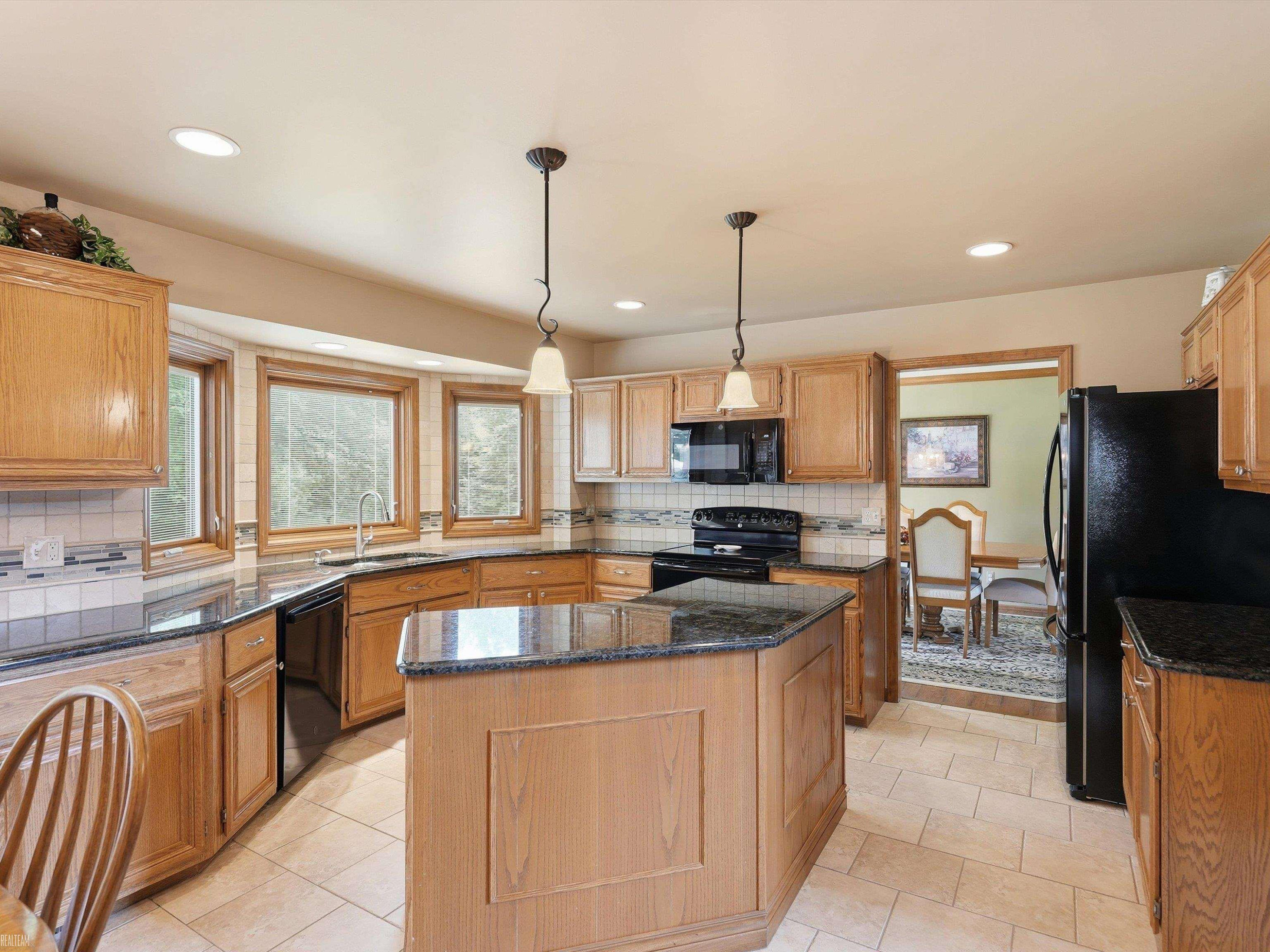 46288 Glen Pointe Drive, Shelby Twp, MI 48315 — Photo 14