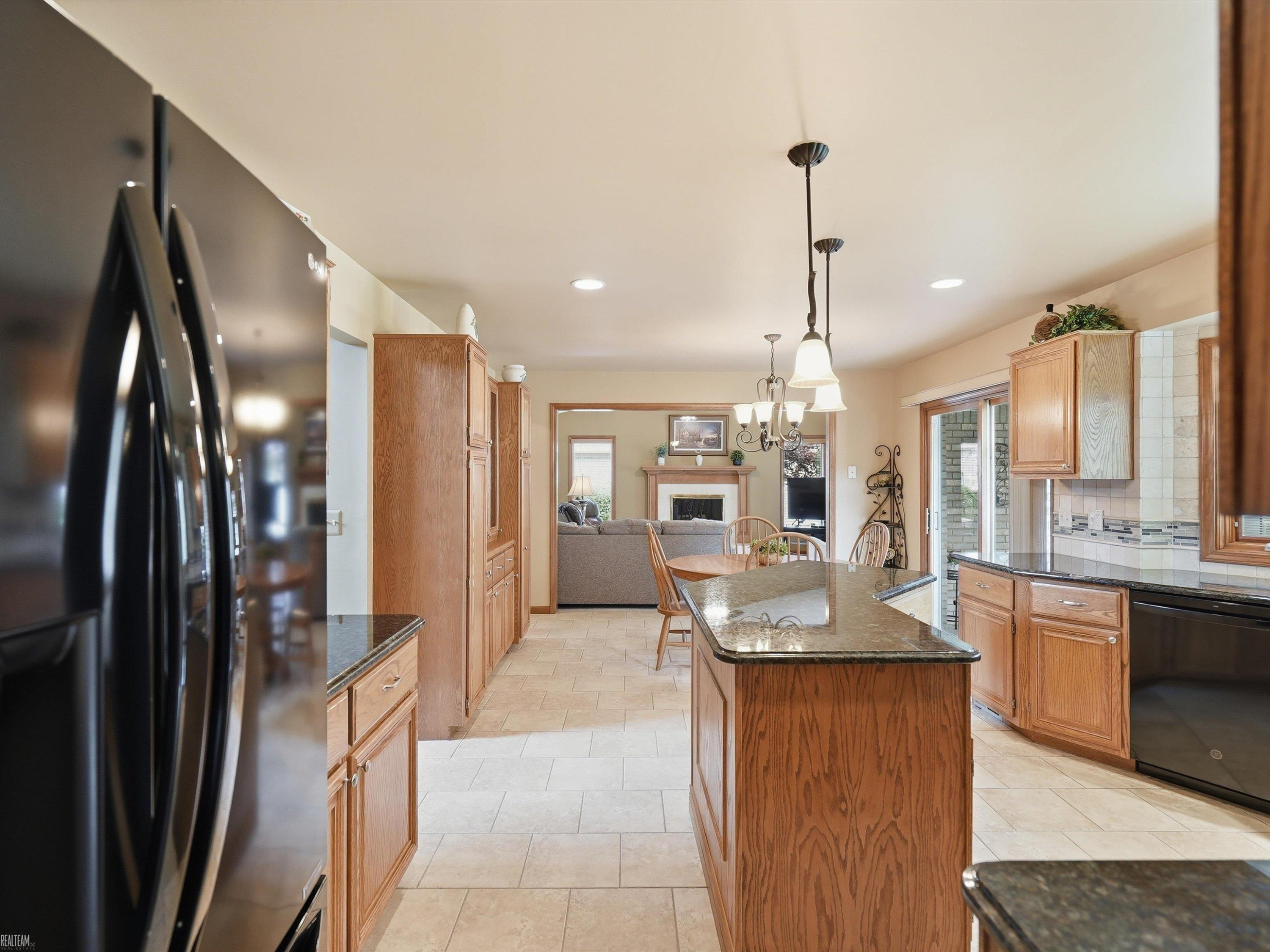 46288 Glen Pointe Drive, Shelby Twp, MI 48315 — Photo 15