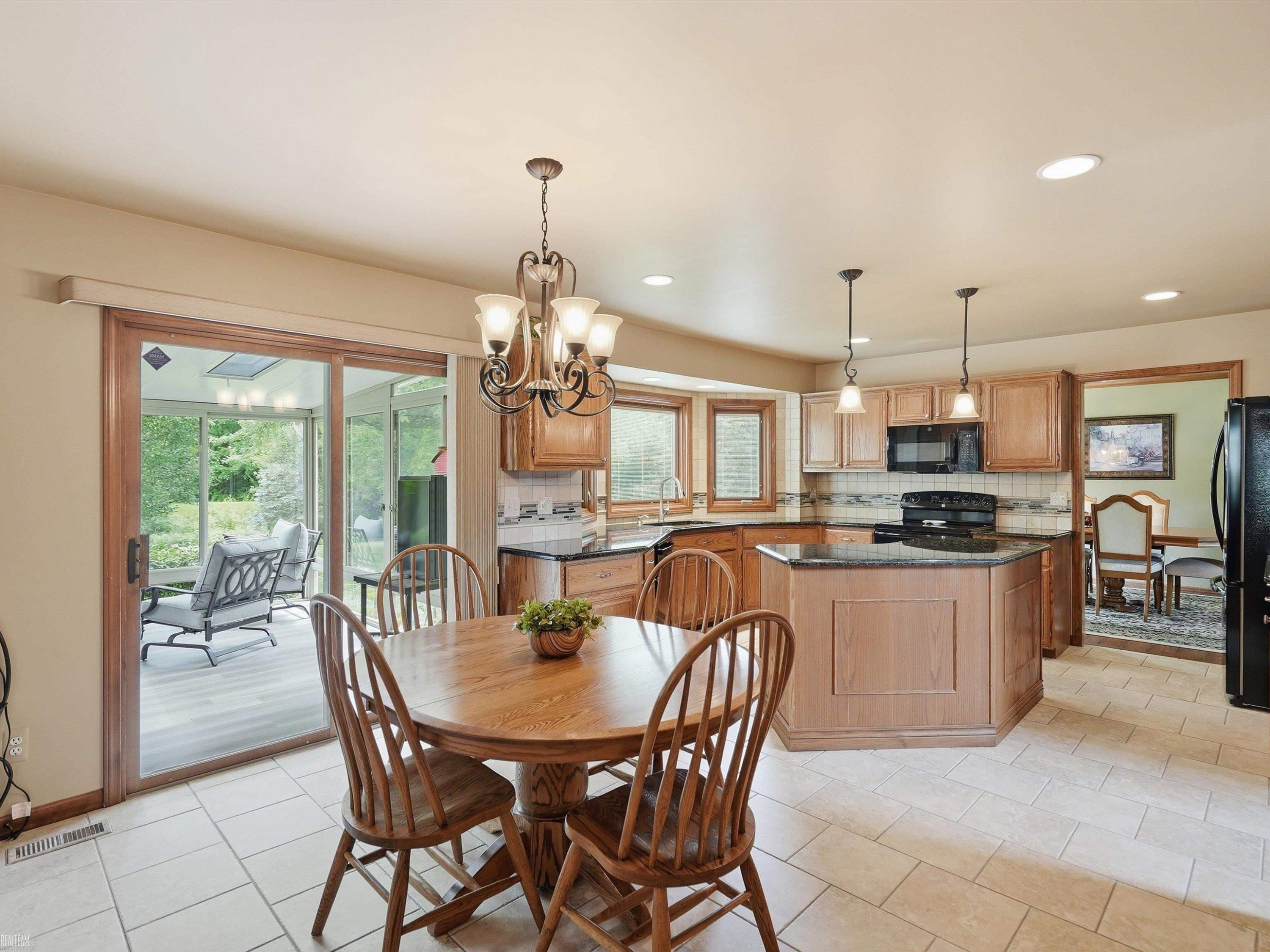 46288 Glen Pointe Drive, Shelby Twp, MI 48315 — Photo 19