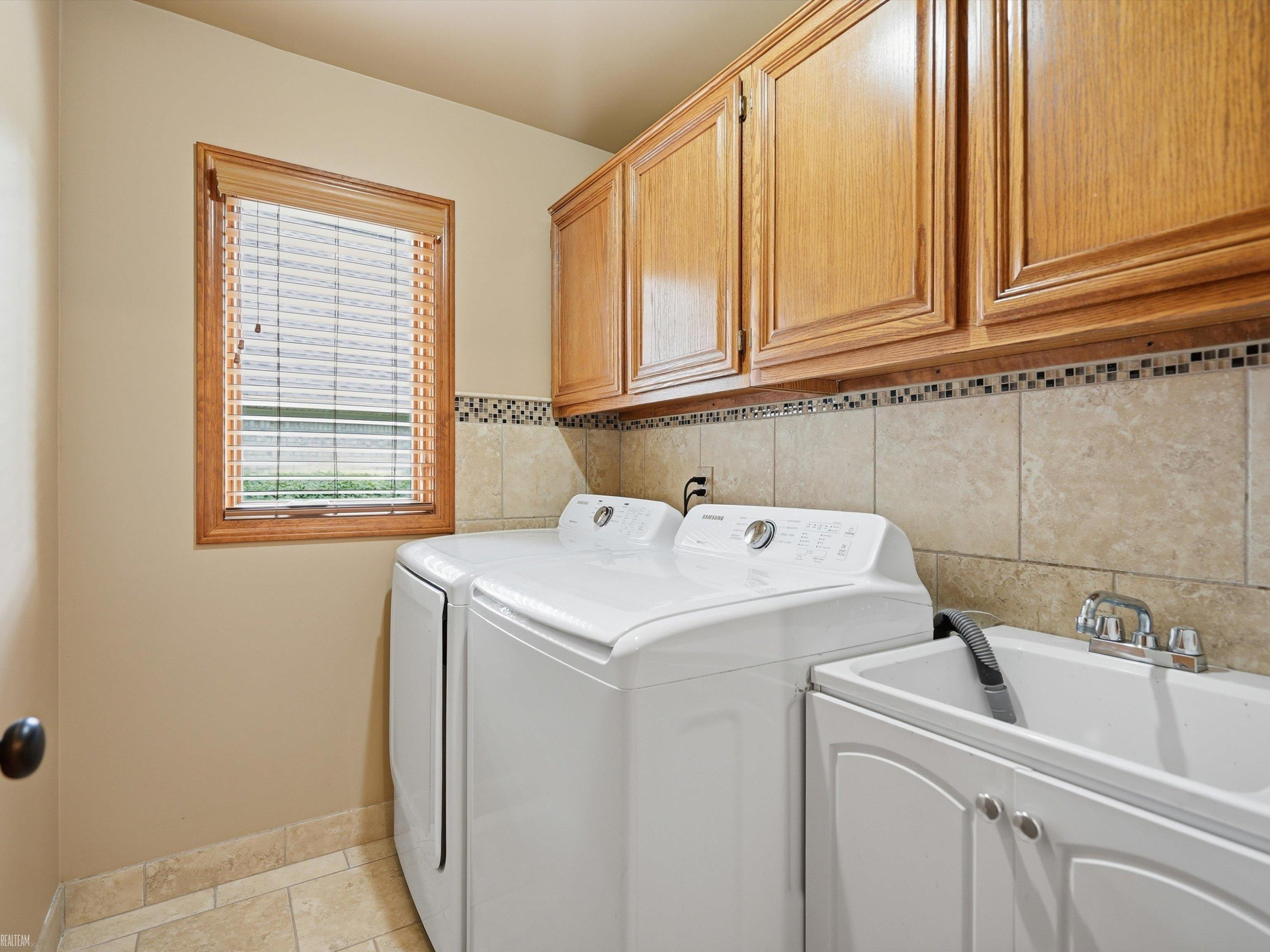 46288 Glen Pointe Drive, Shelby Twp, MI 48315 — Photo 28