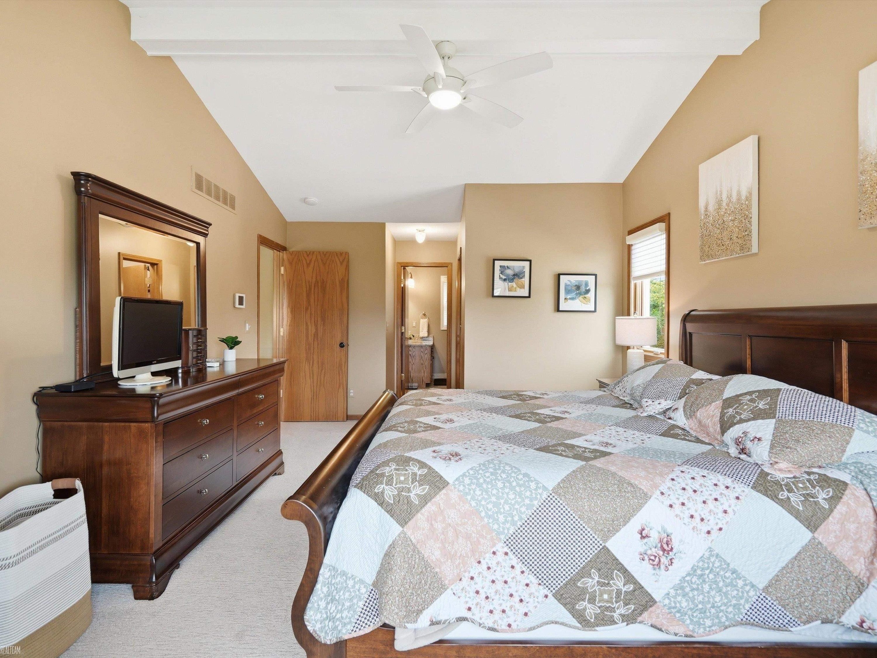 46288 Glen Pointe Drive, Shelby Twp, MI 48315 — Photo 35